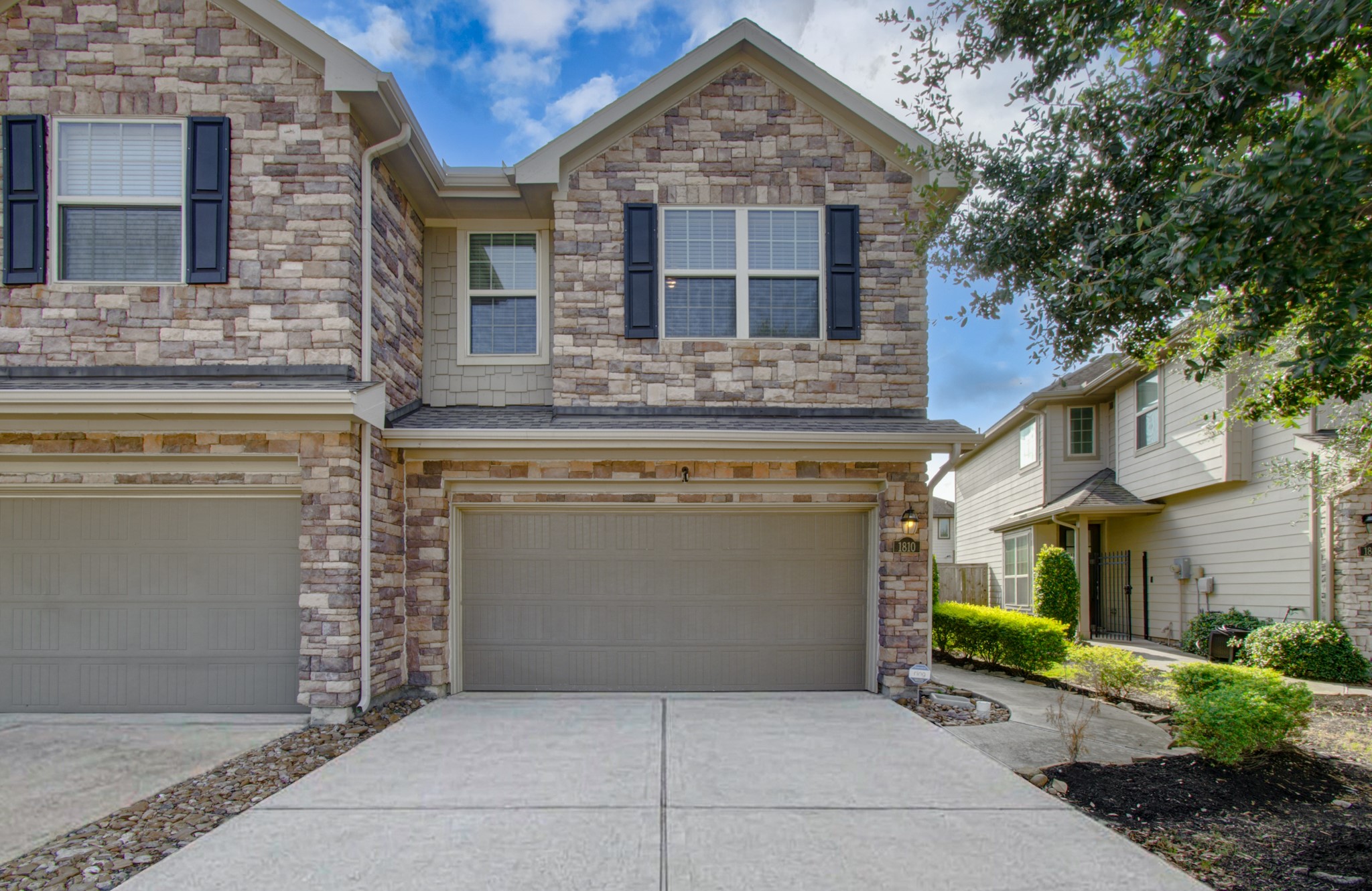 1810 Vogel Prairie Way