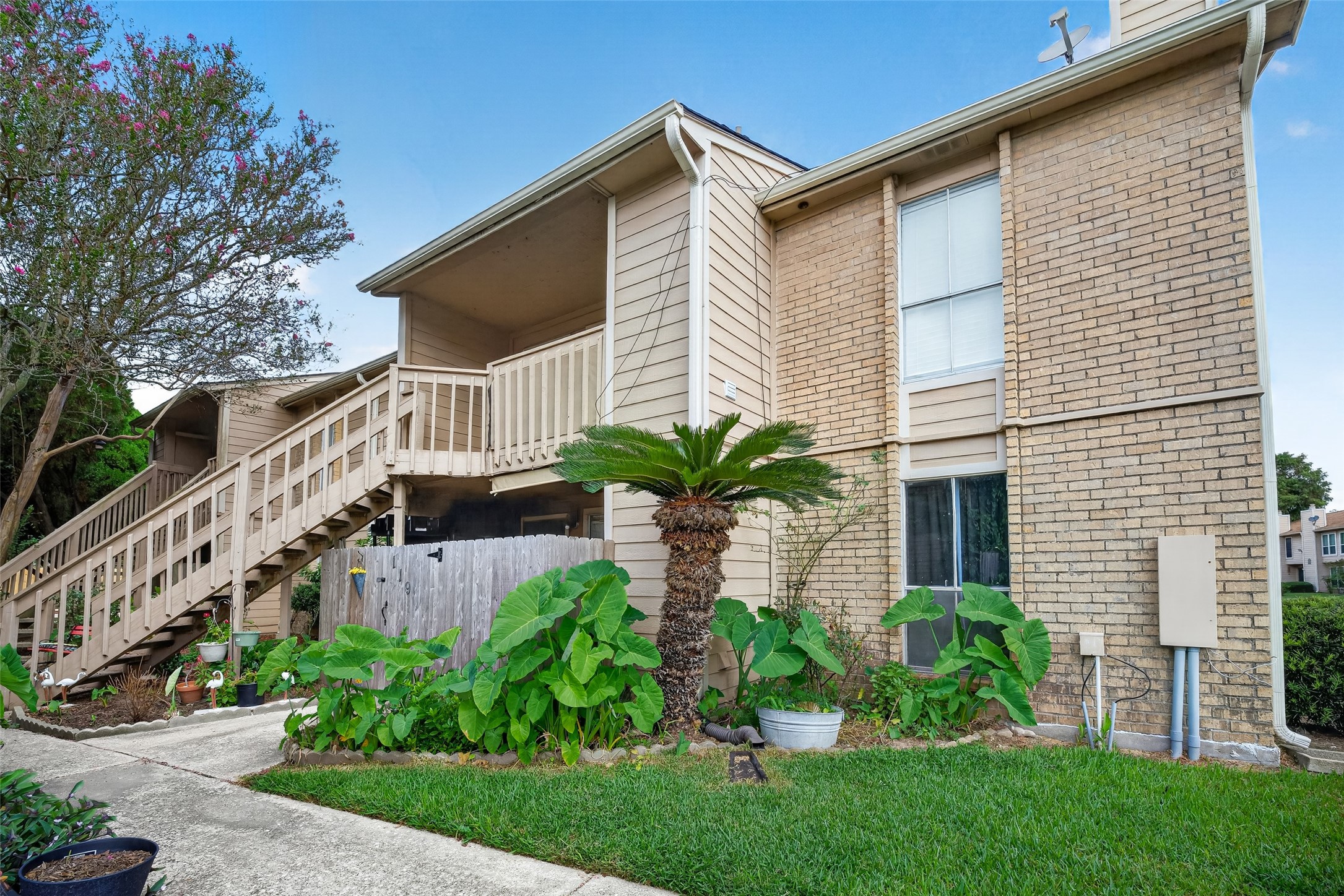 1505 Ward Road