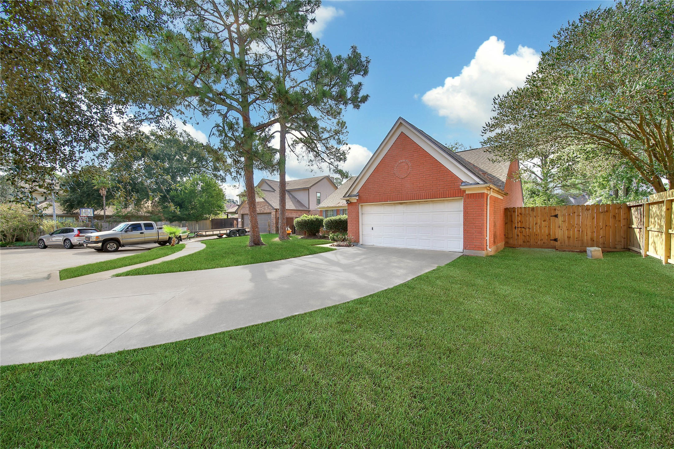 Listing photo 3