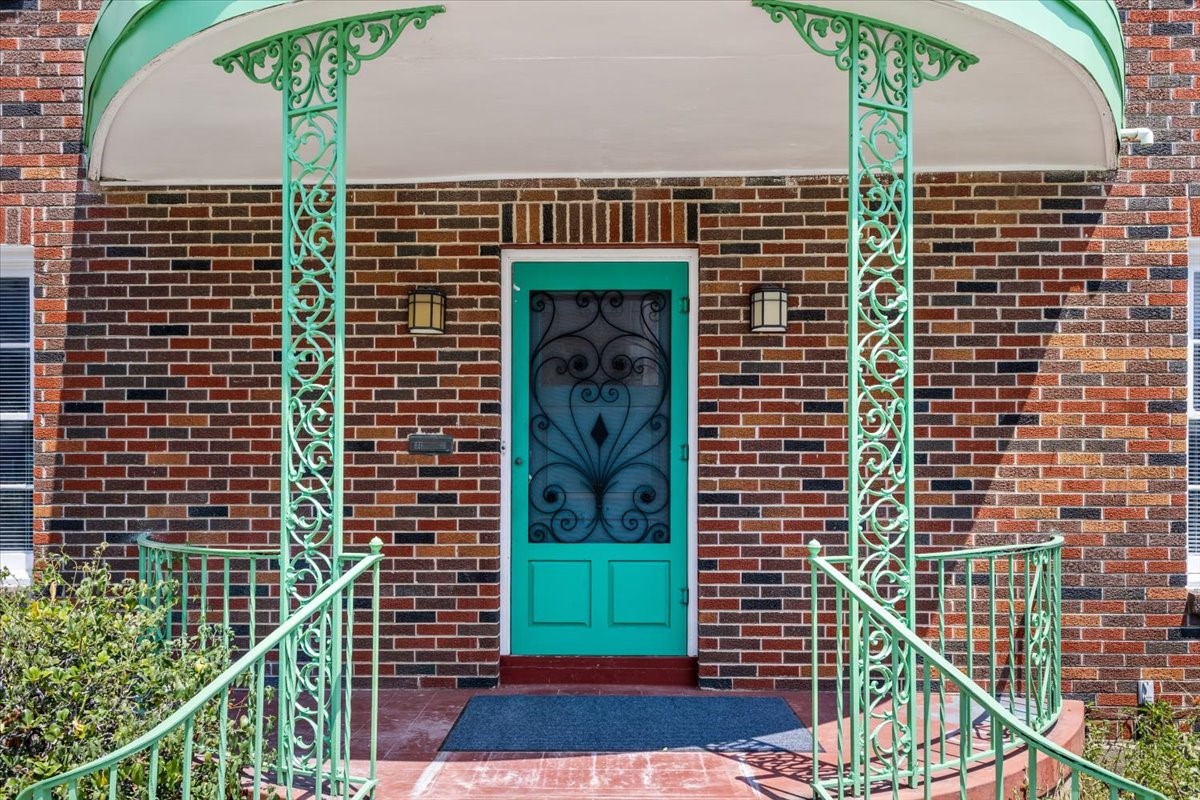 2719 Capitol Street