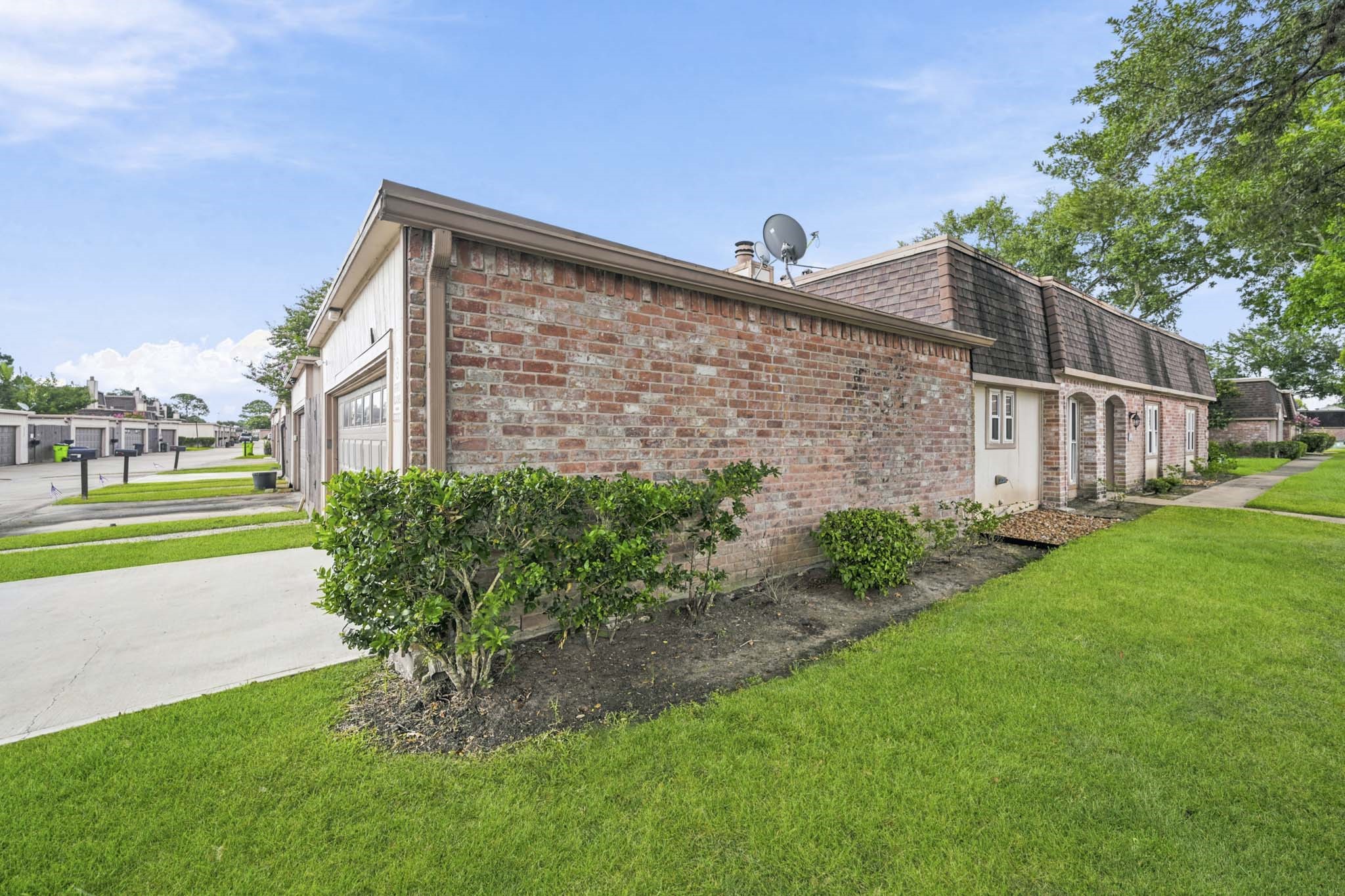 2931 Camelot Lane