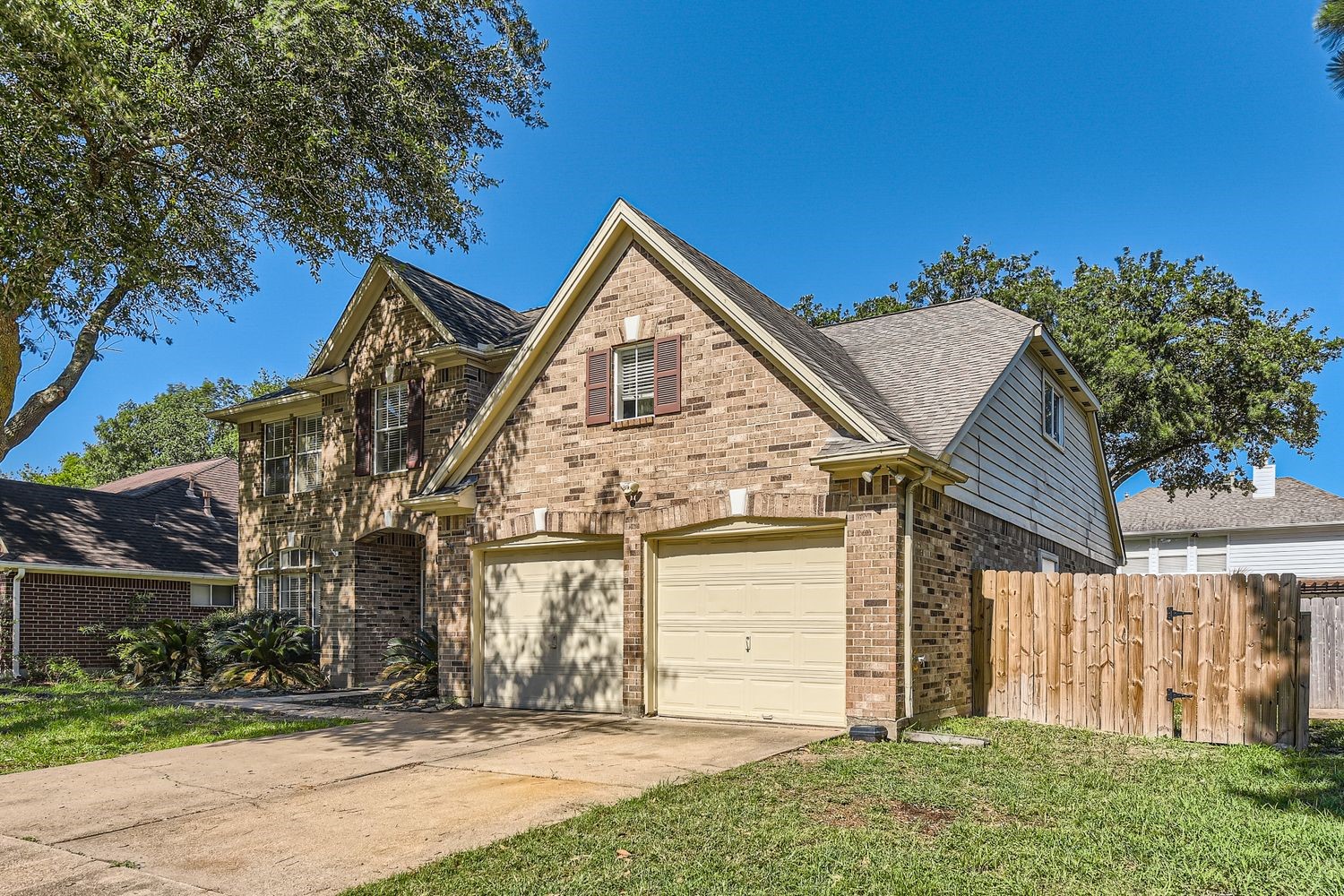 Listing photo 2