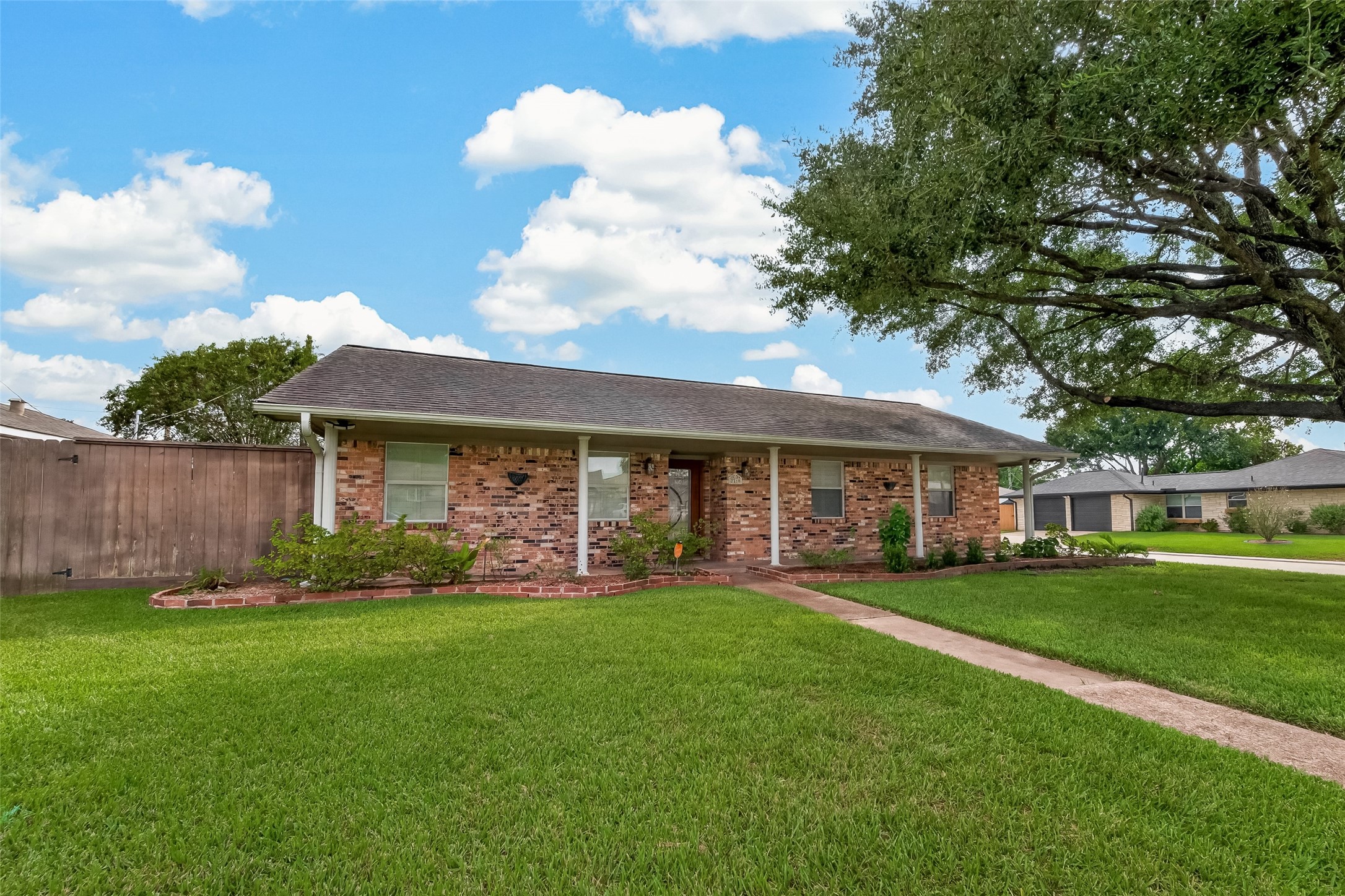 2210 Lazybrook Drive