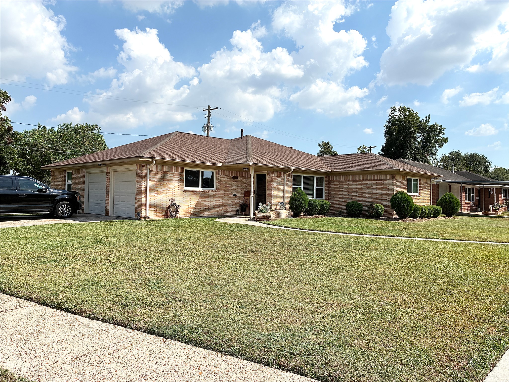 Listing photo 3