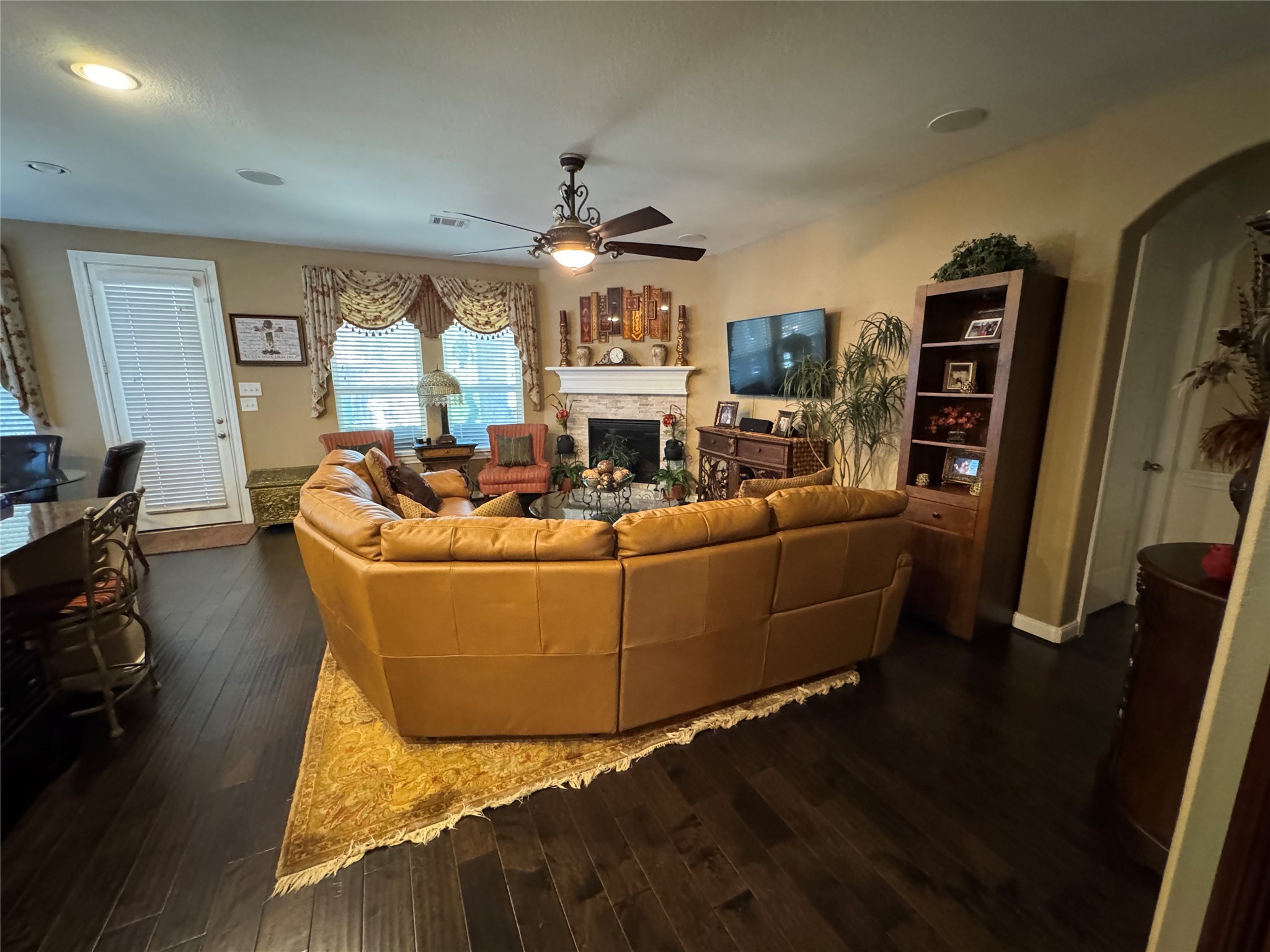 Listing photo 5