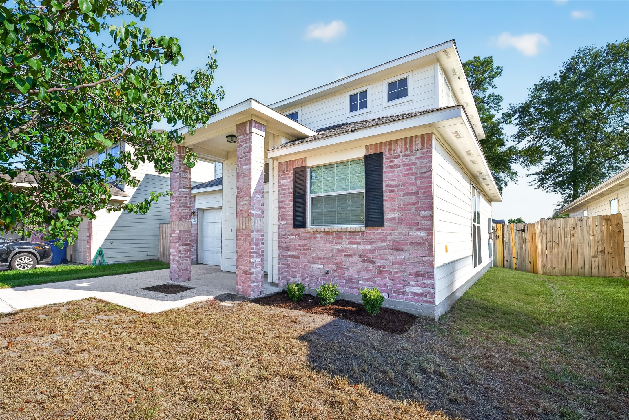 Listing photo 1