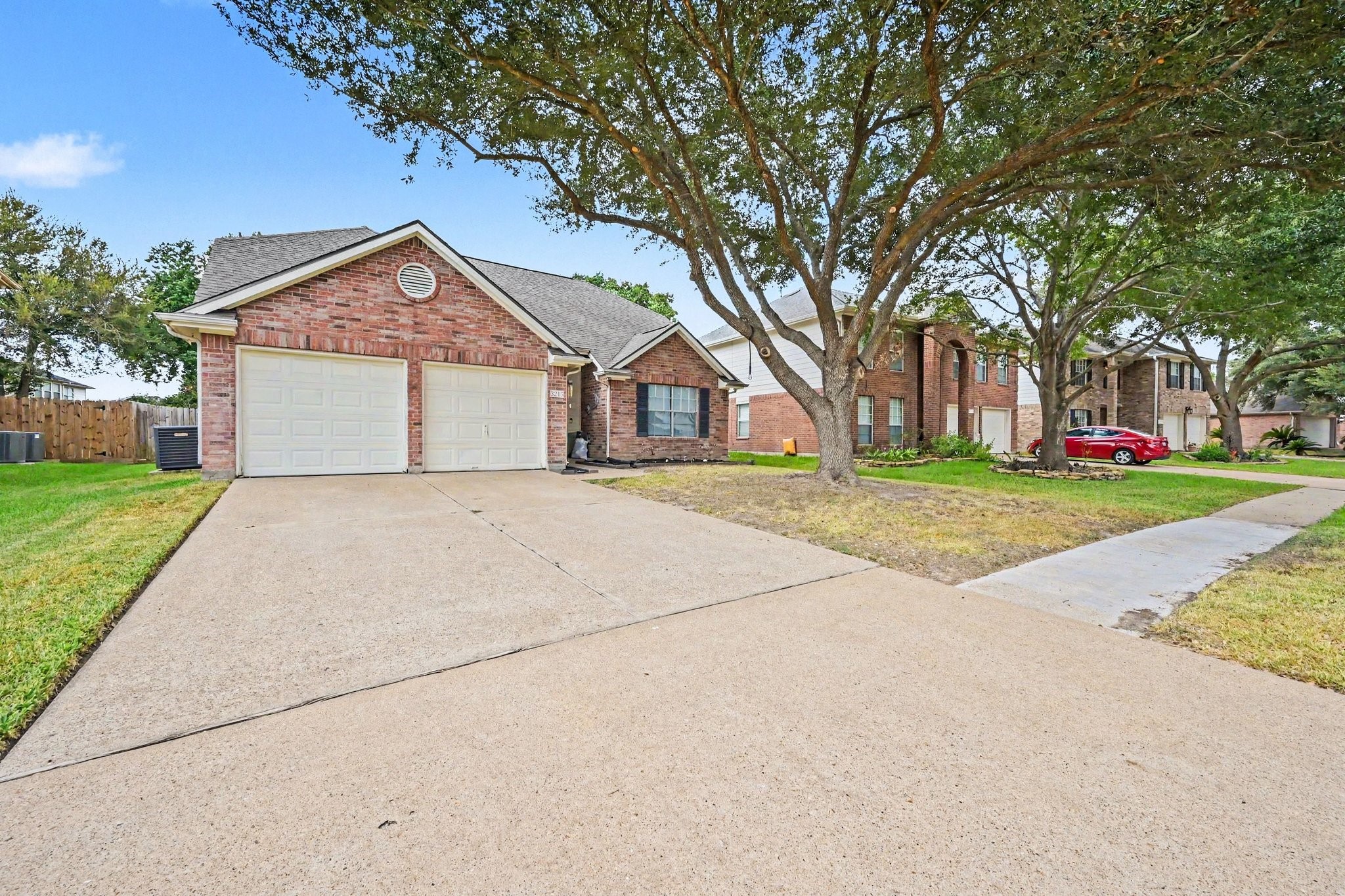 Listing photo 3