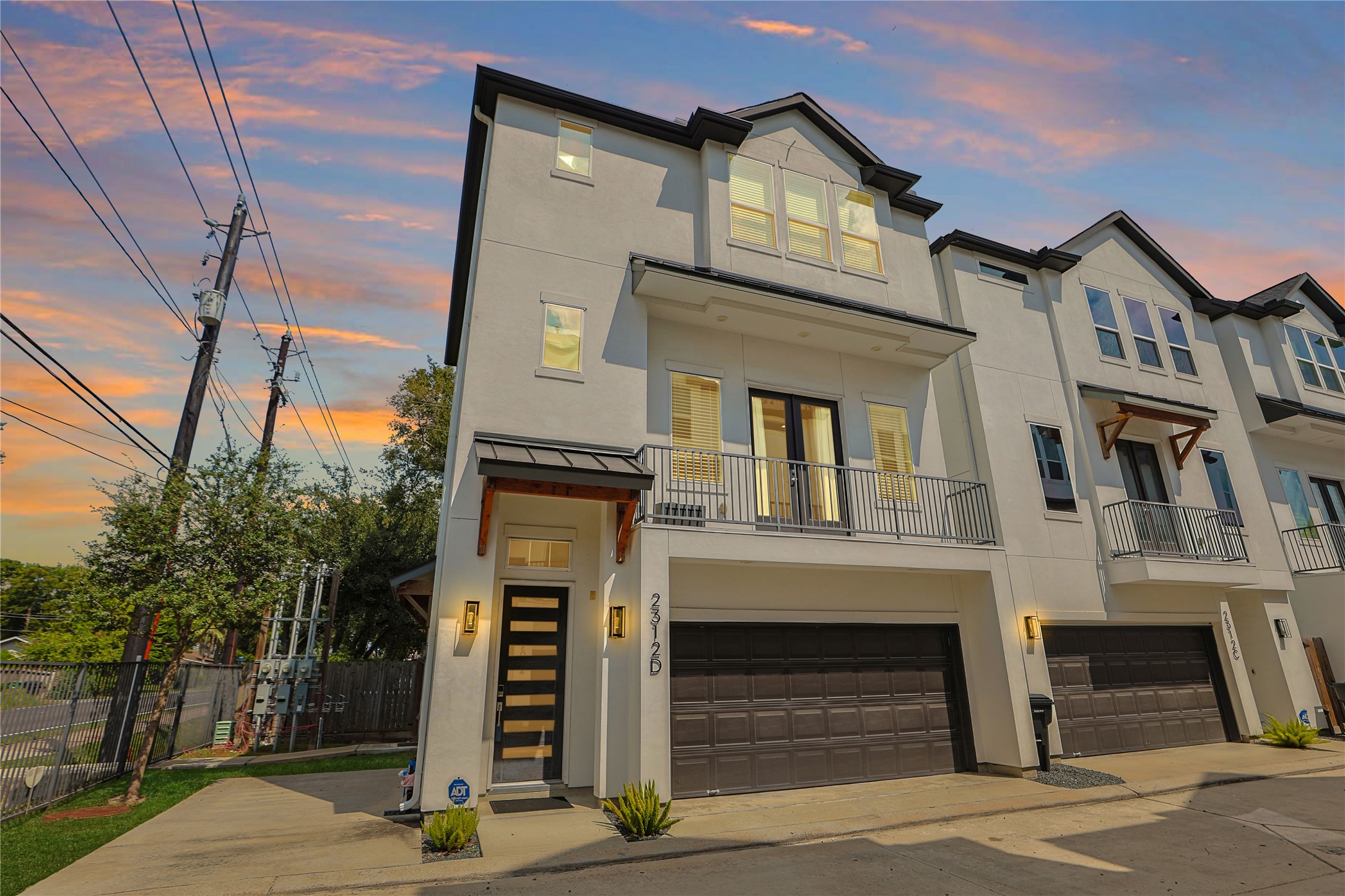 Listing photo 3