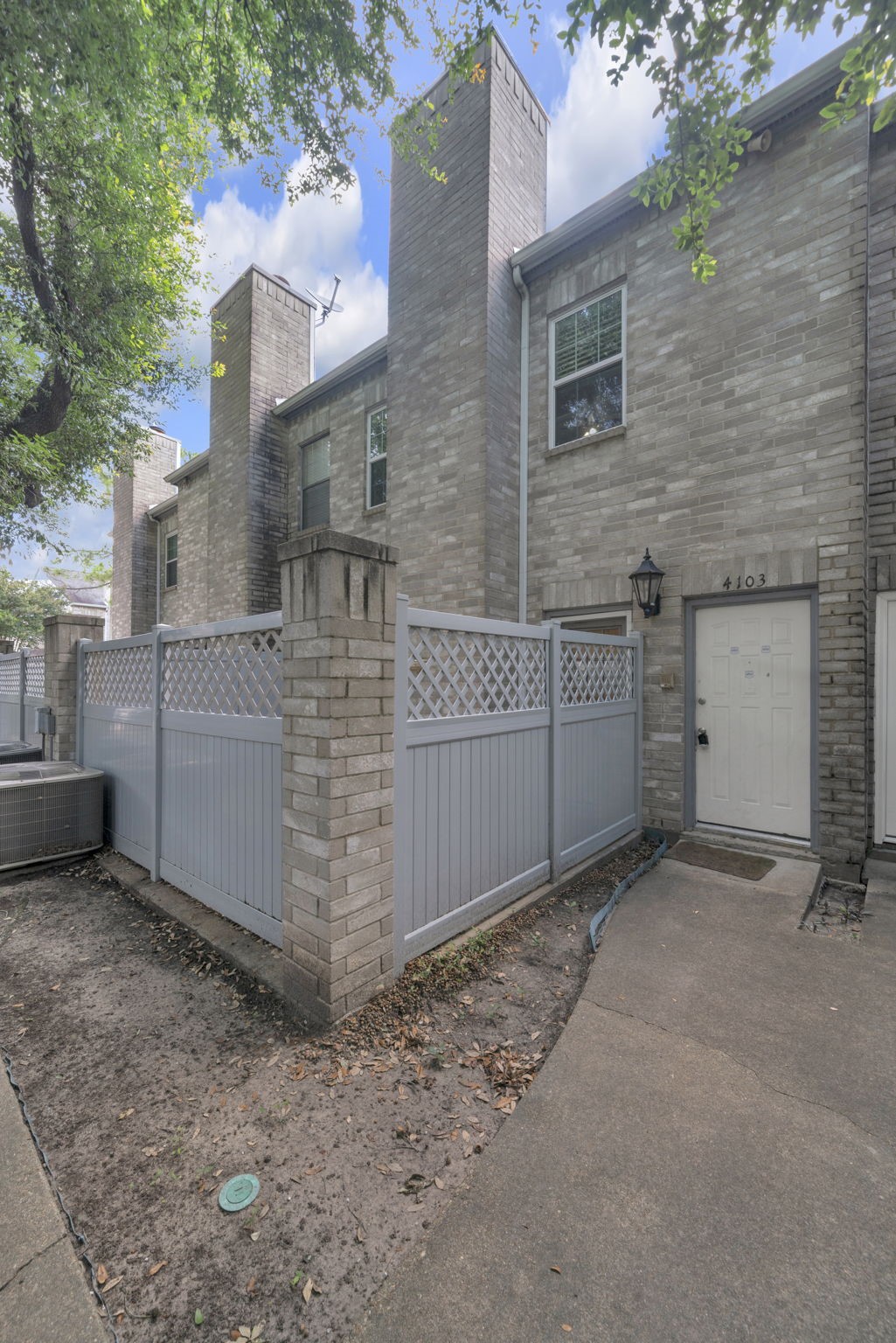 6000 Reims Road