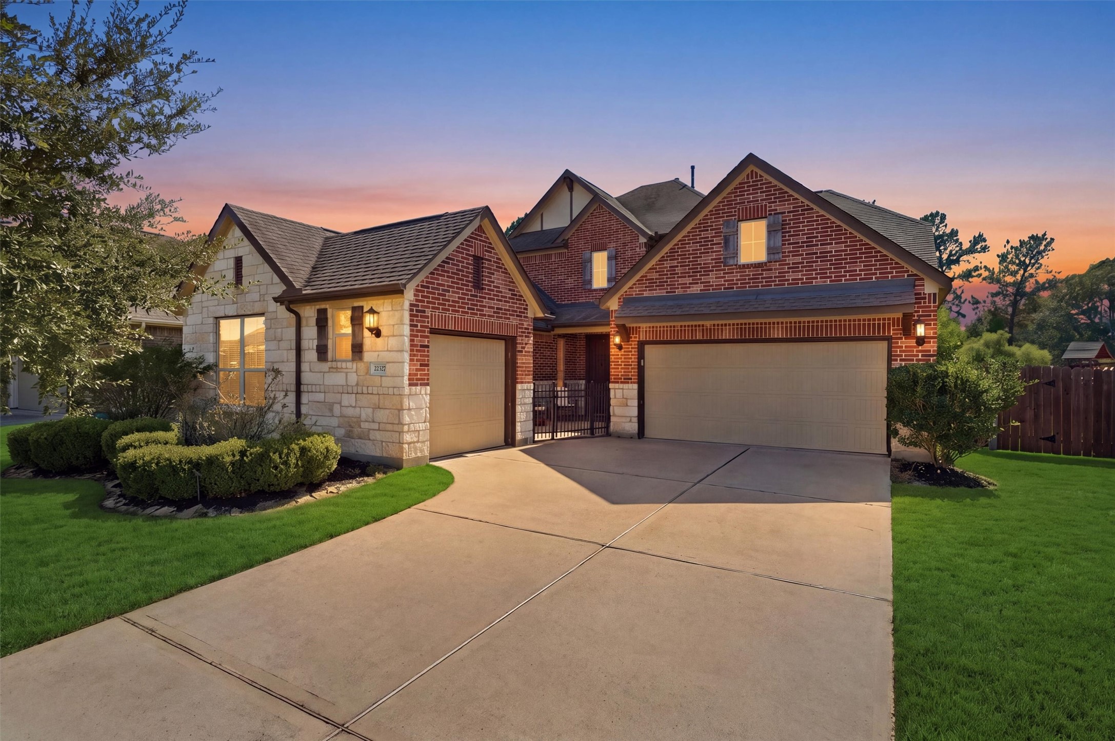 22327 Whitecourt Drive