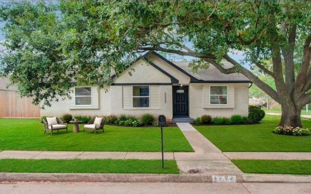 2227 Cherry Bend Dr