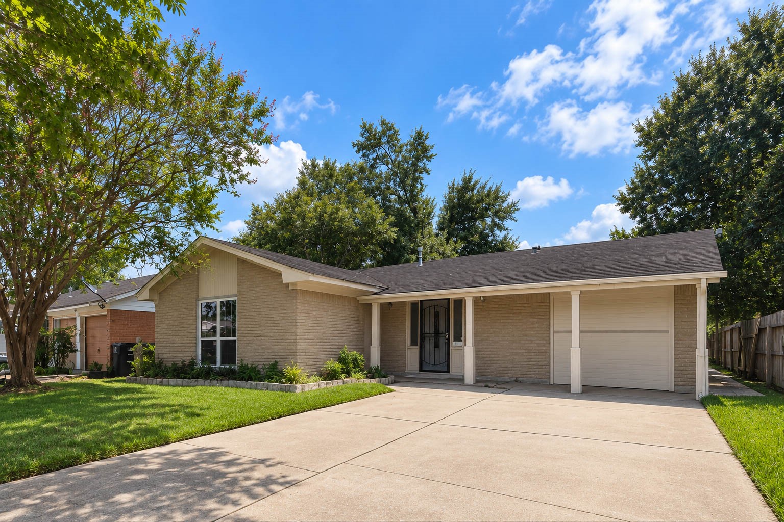 3719 Heatherbrook Drive