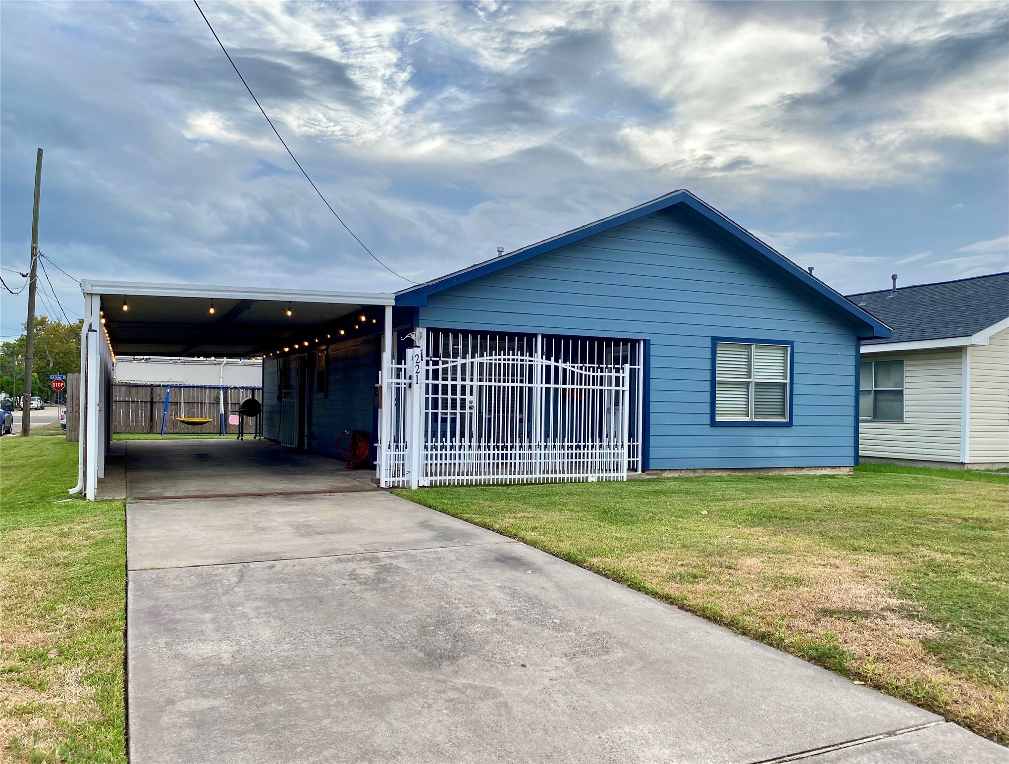 221 E Defee Avenue