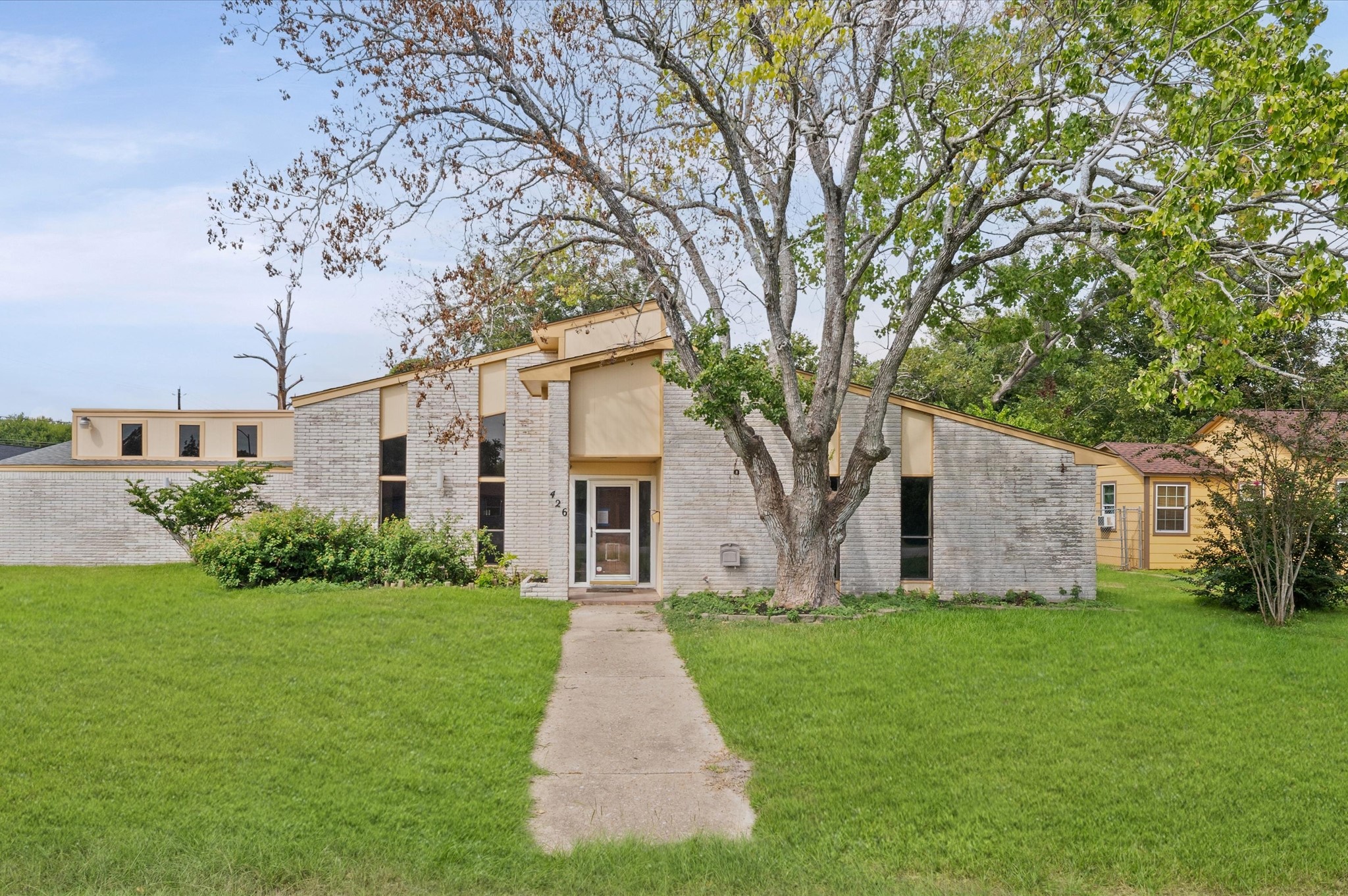 426 S 6th Street