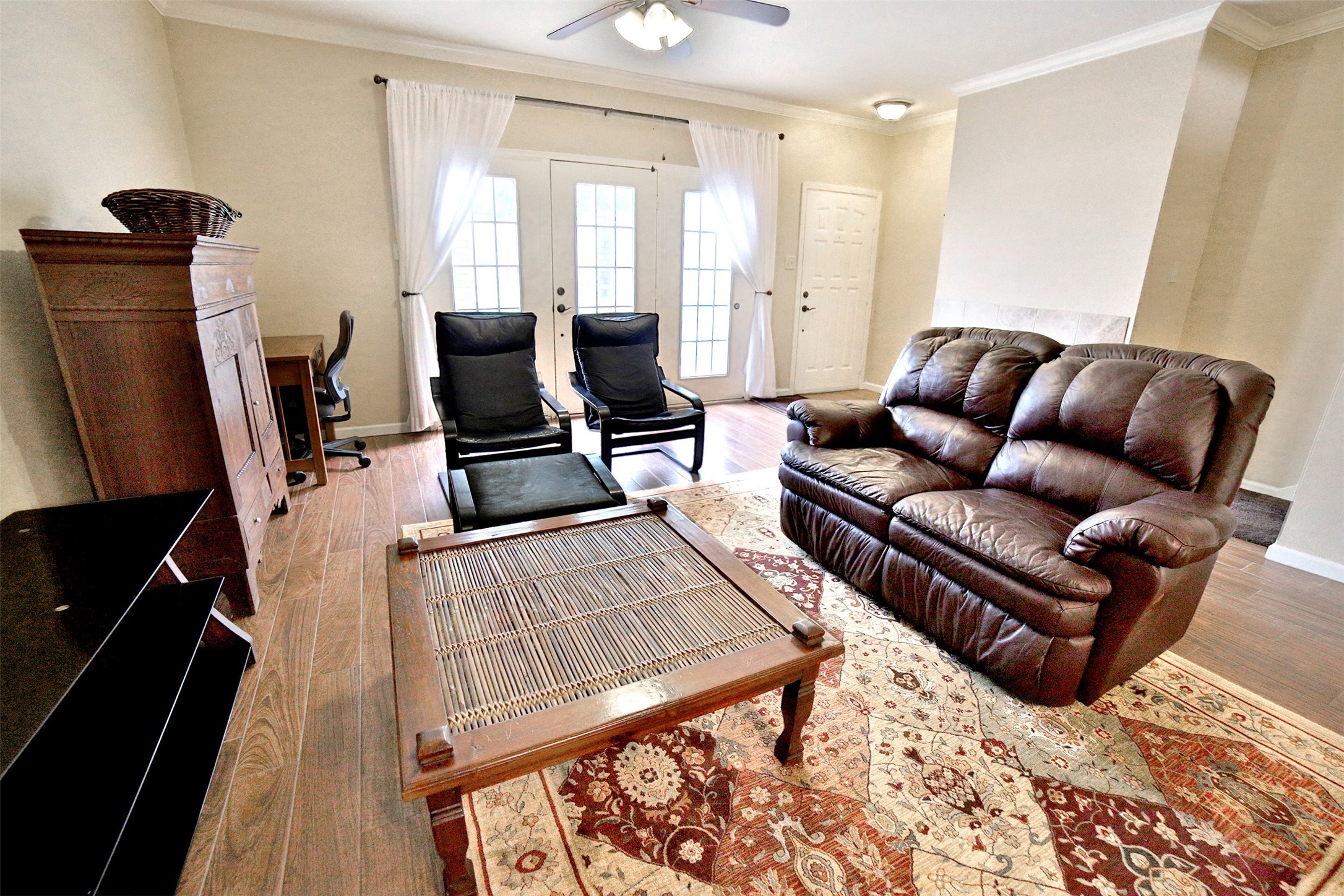 Listing photo 5