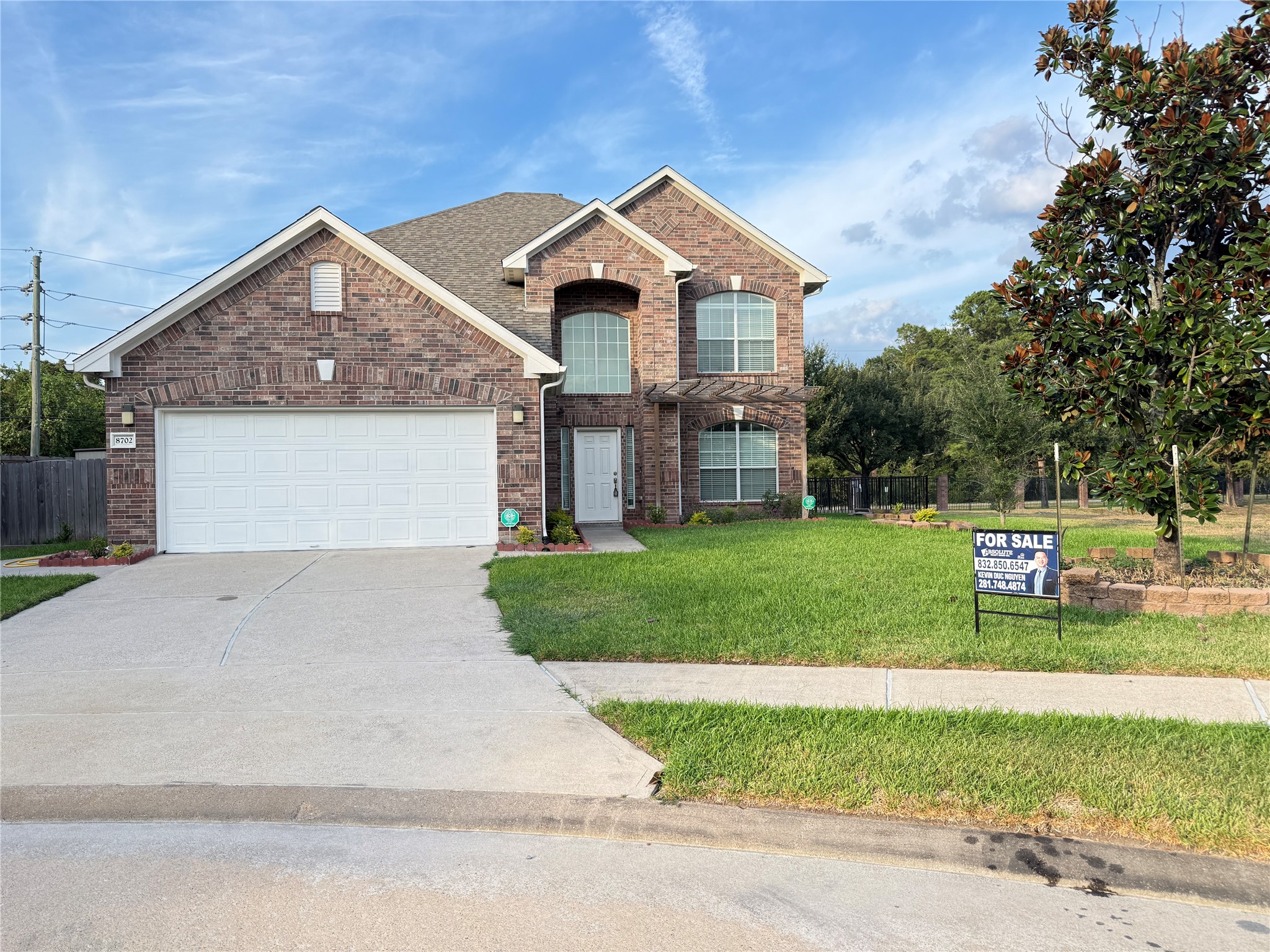 Listing photo 2