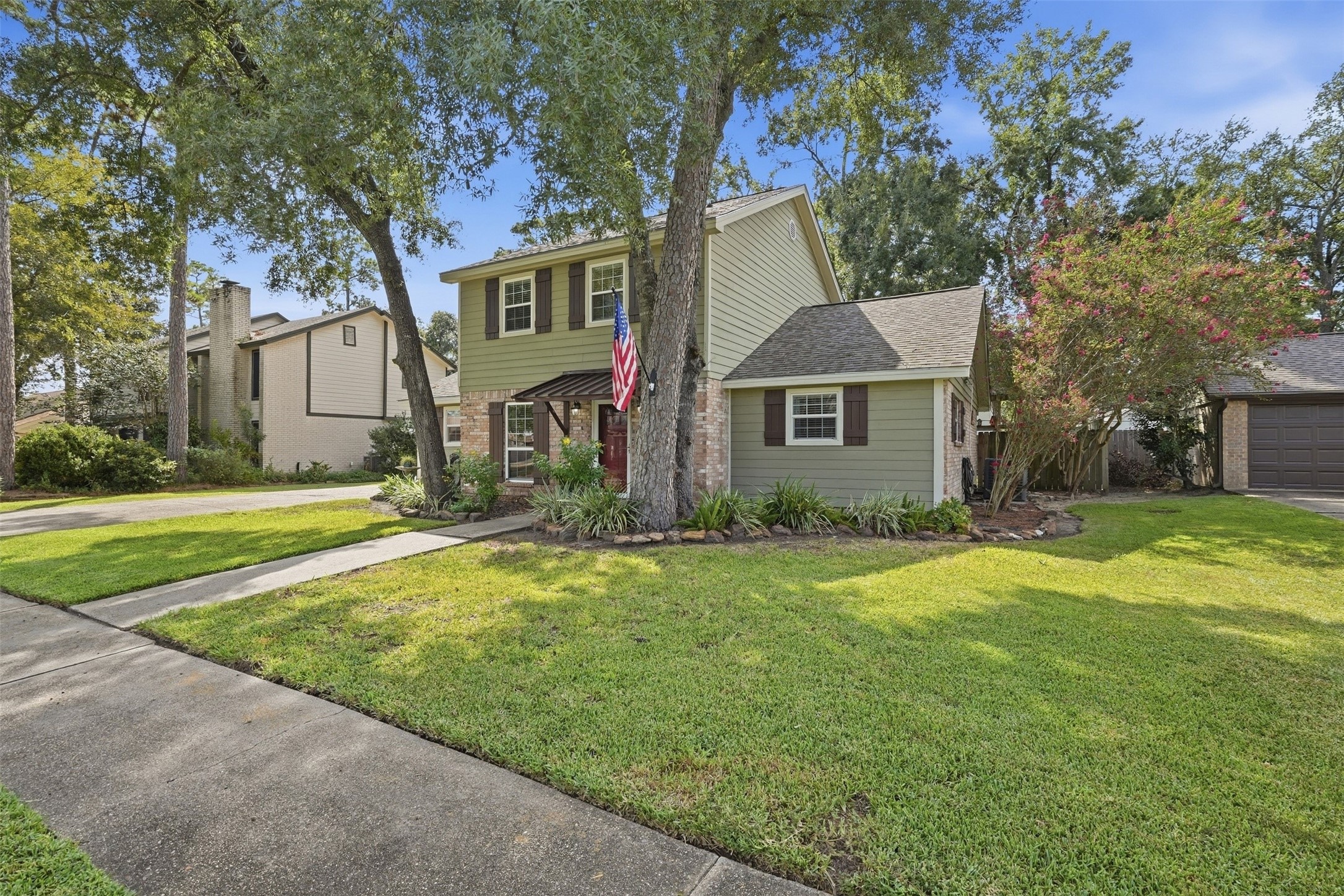 Listing photo 2