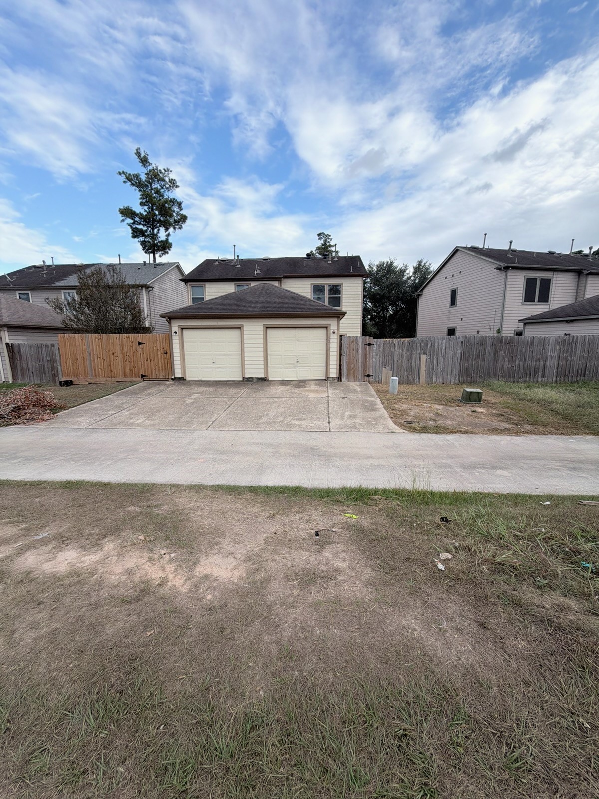 2211 Walnut Fair Lane