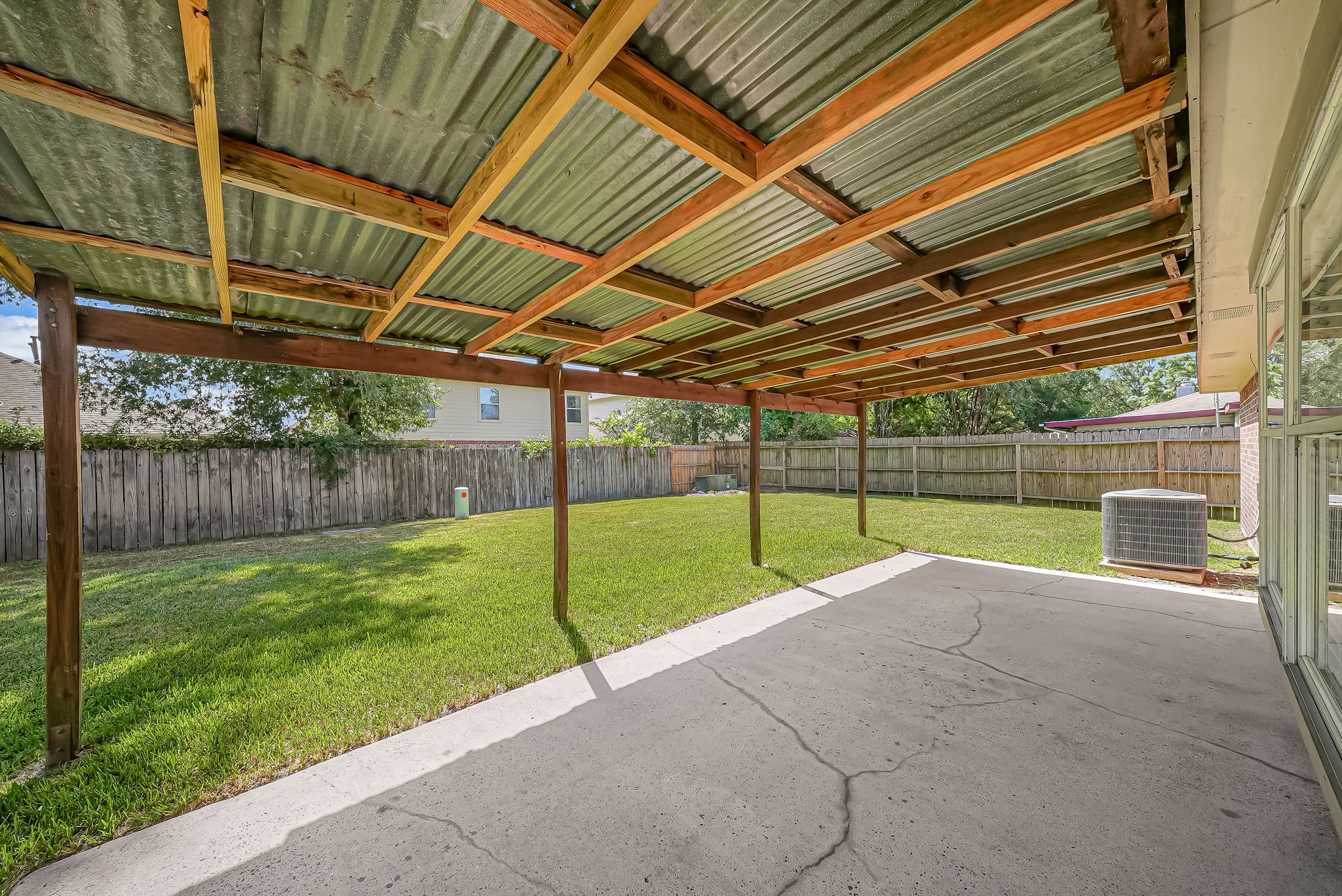Listing photo 3