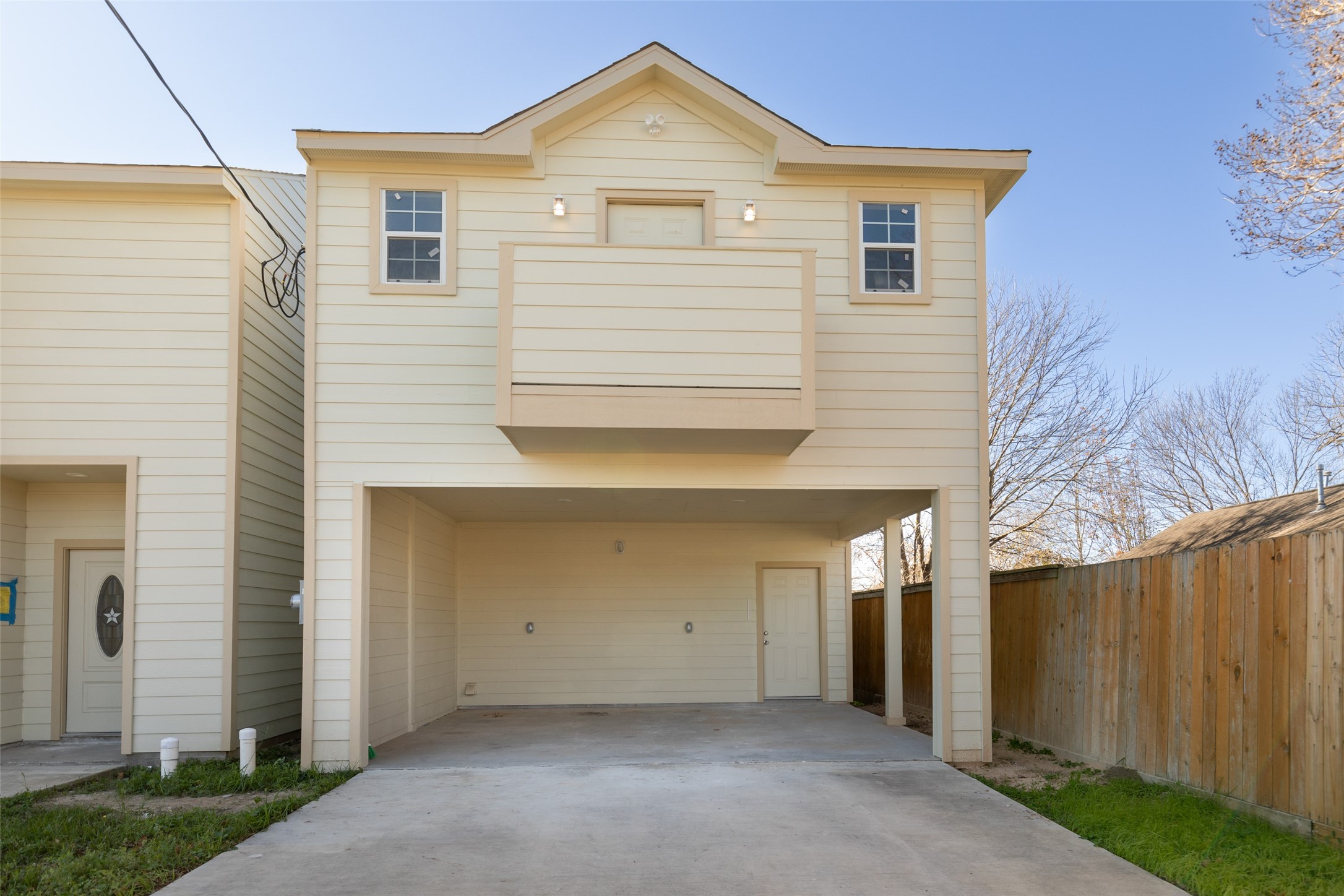 Listing photo 2