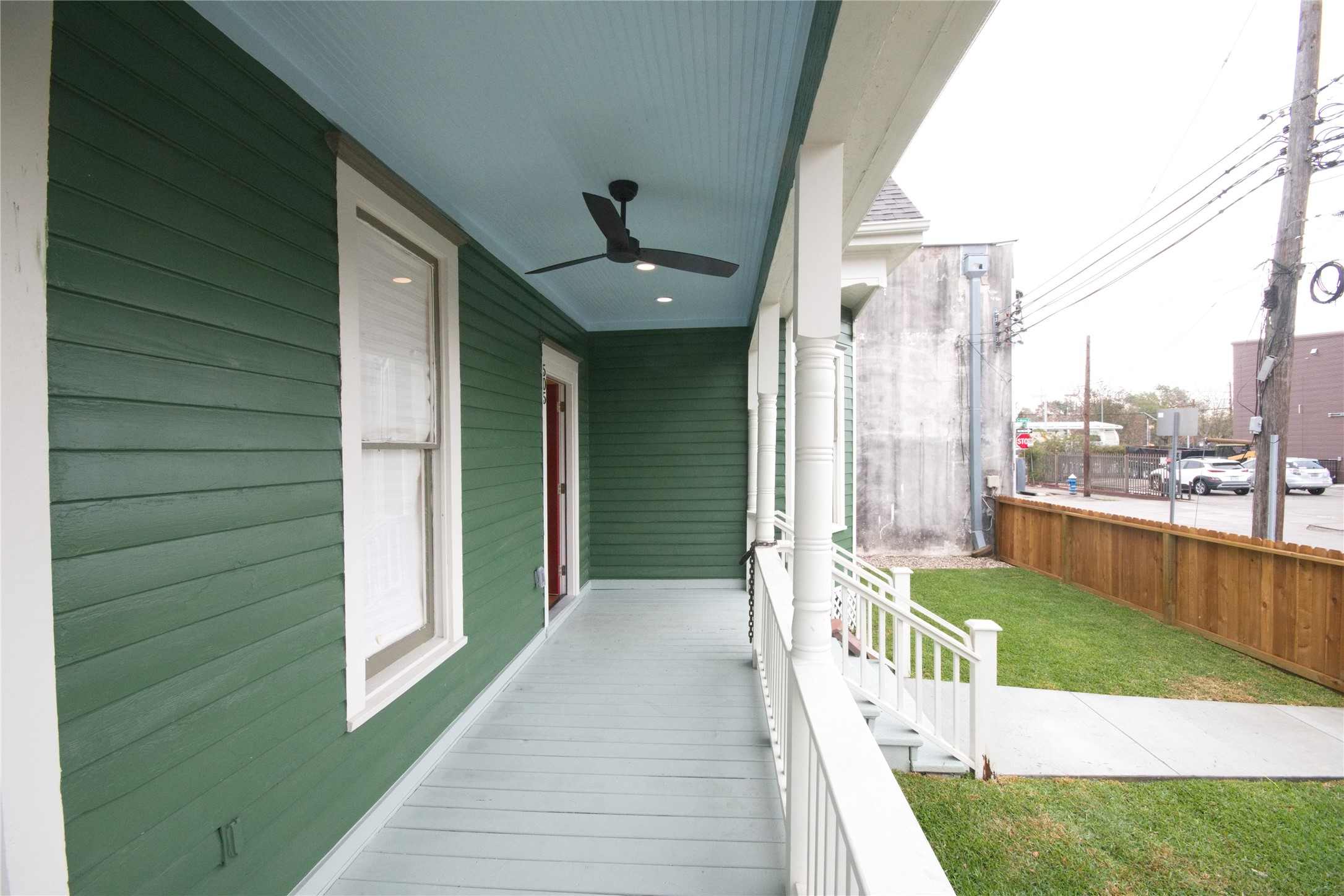 Listing photo 3