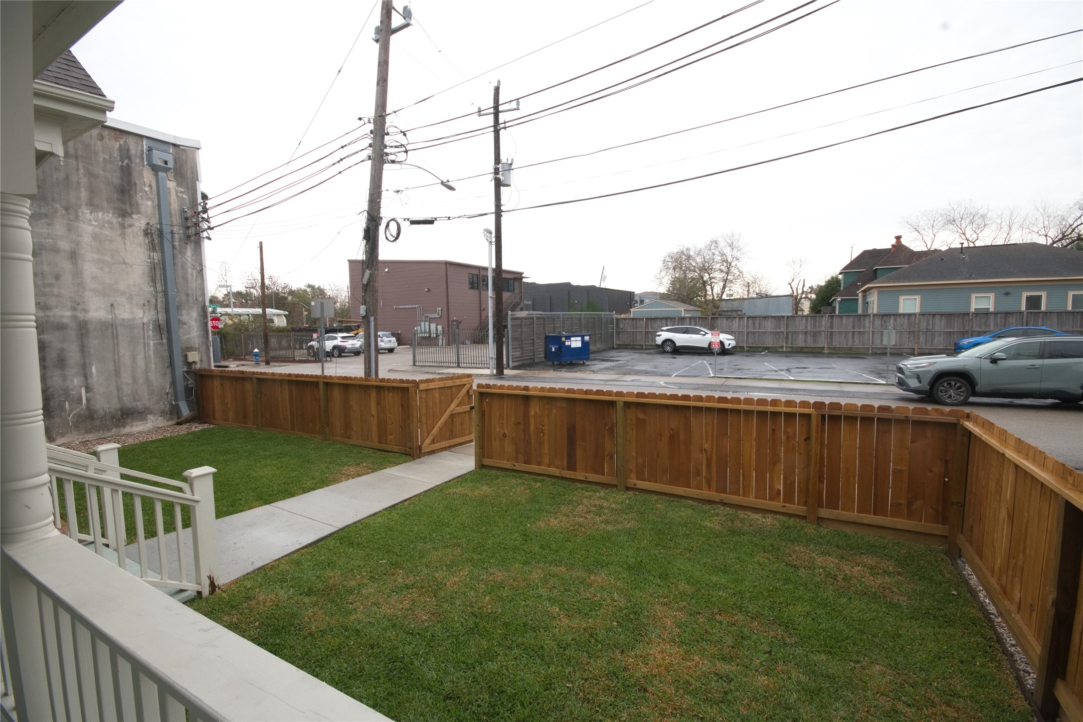 Listing photo 5