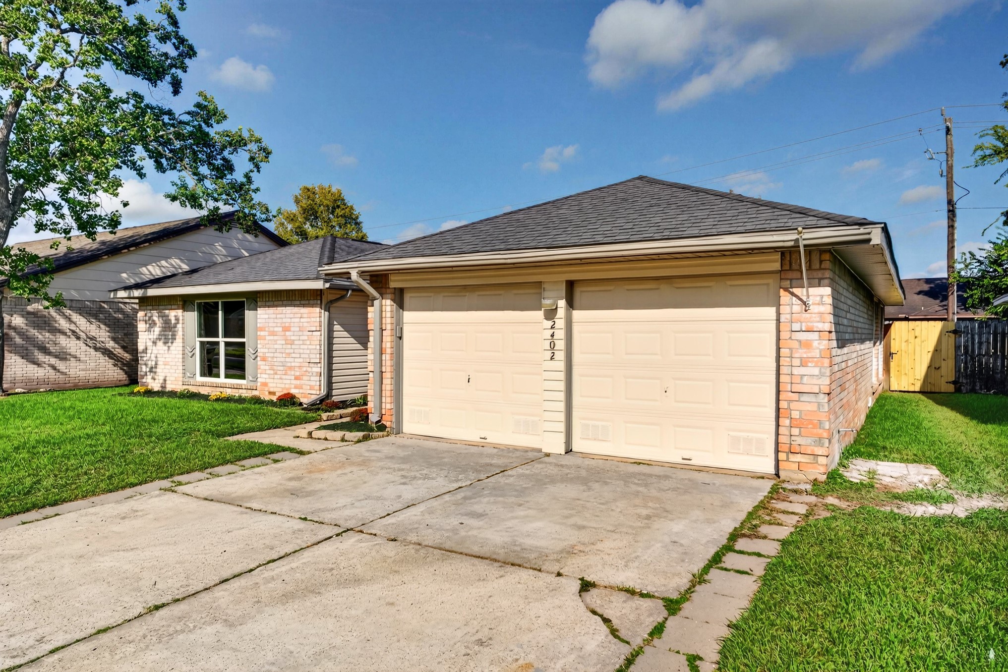 Listing photo 2