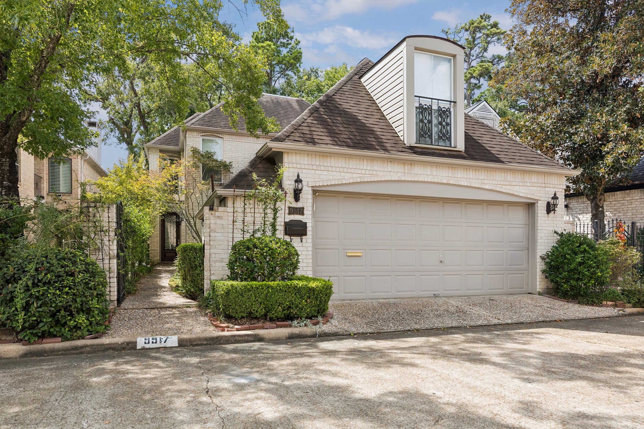 9517 Bayou Brook Street