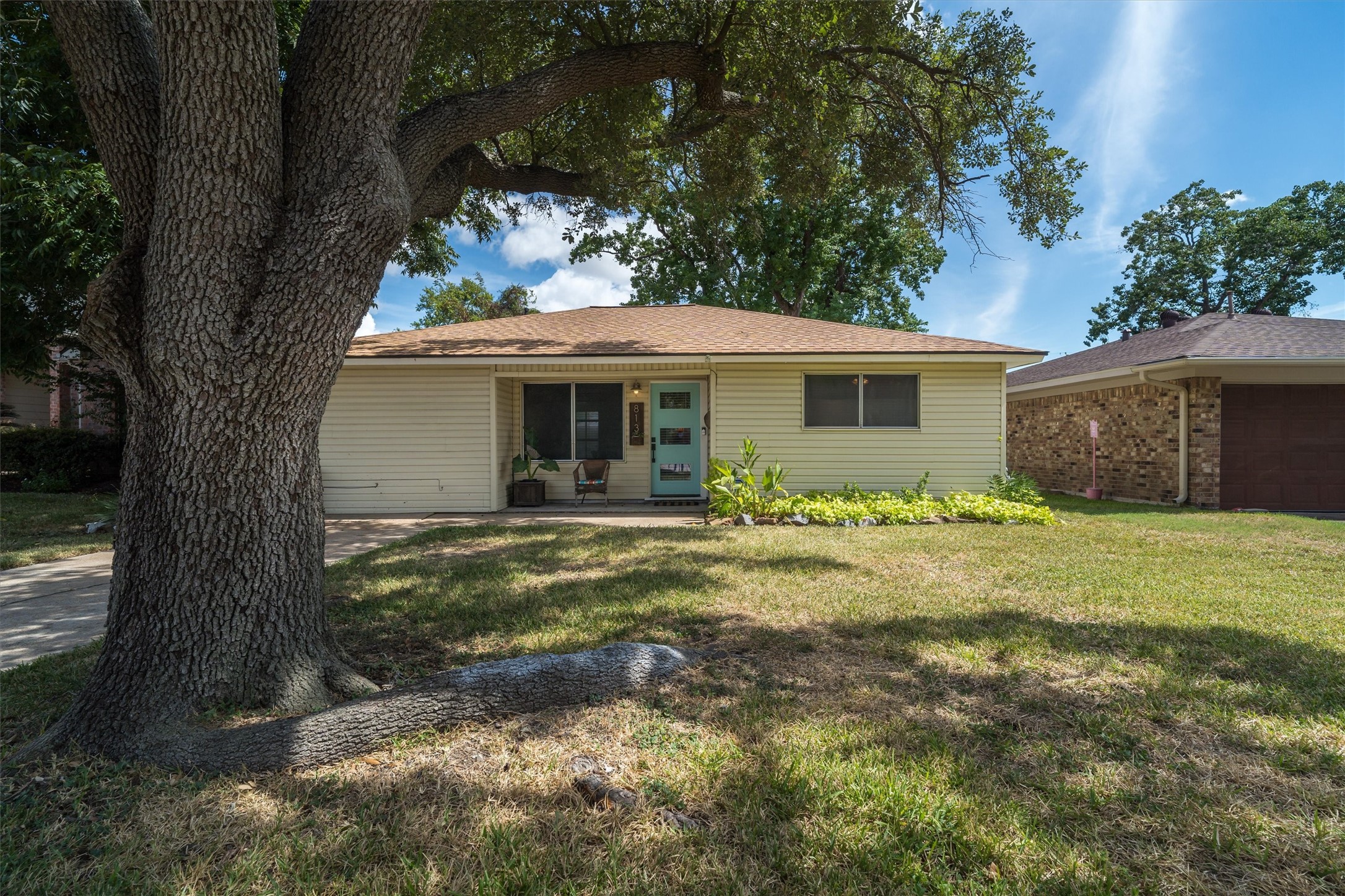 813 Dutch Street