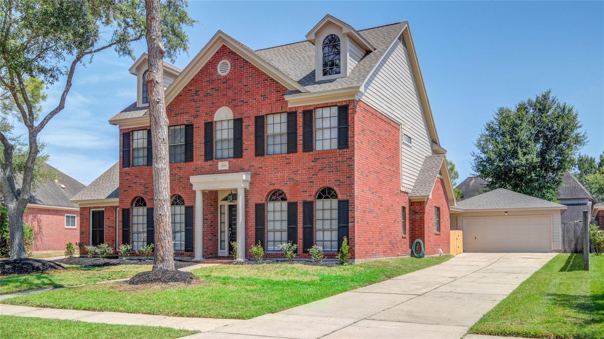 Listing photo 2