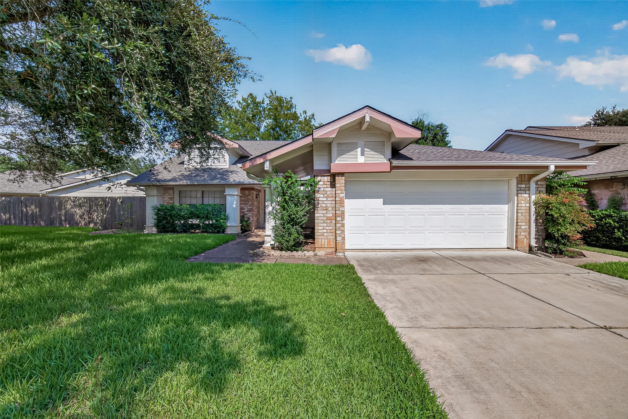 2215 Brook View Lane