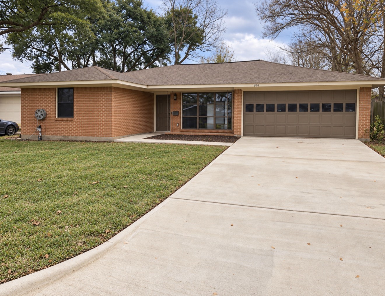 904 Sherwood Drive
