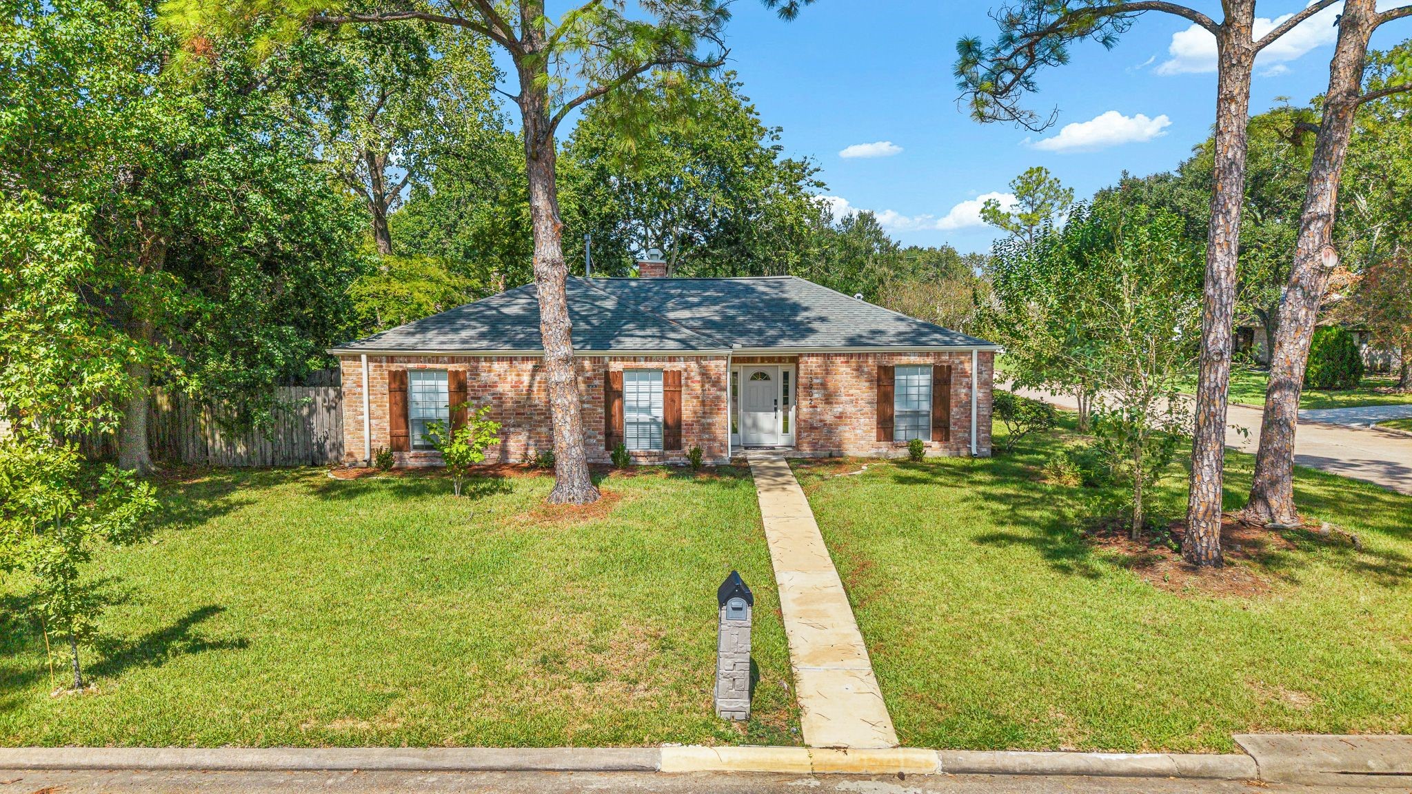 13902 Wickersham Lane