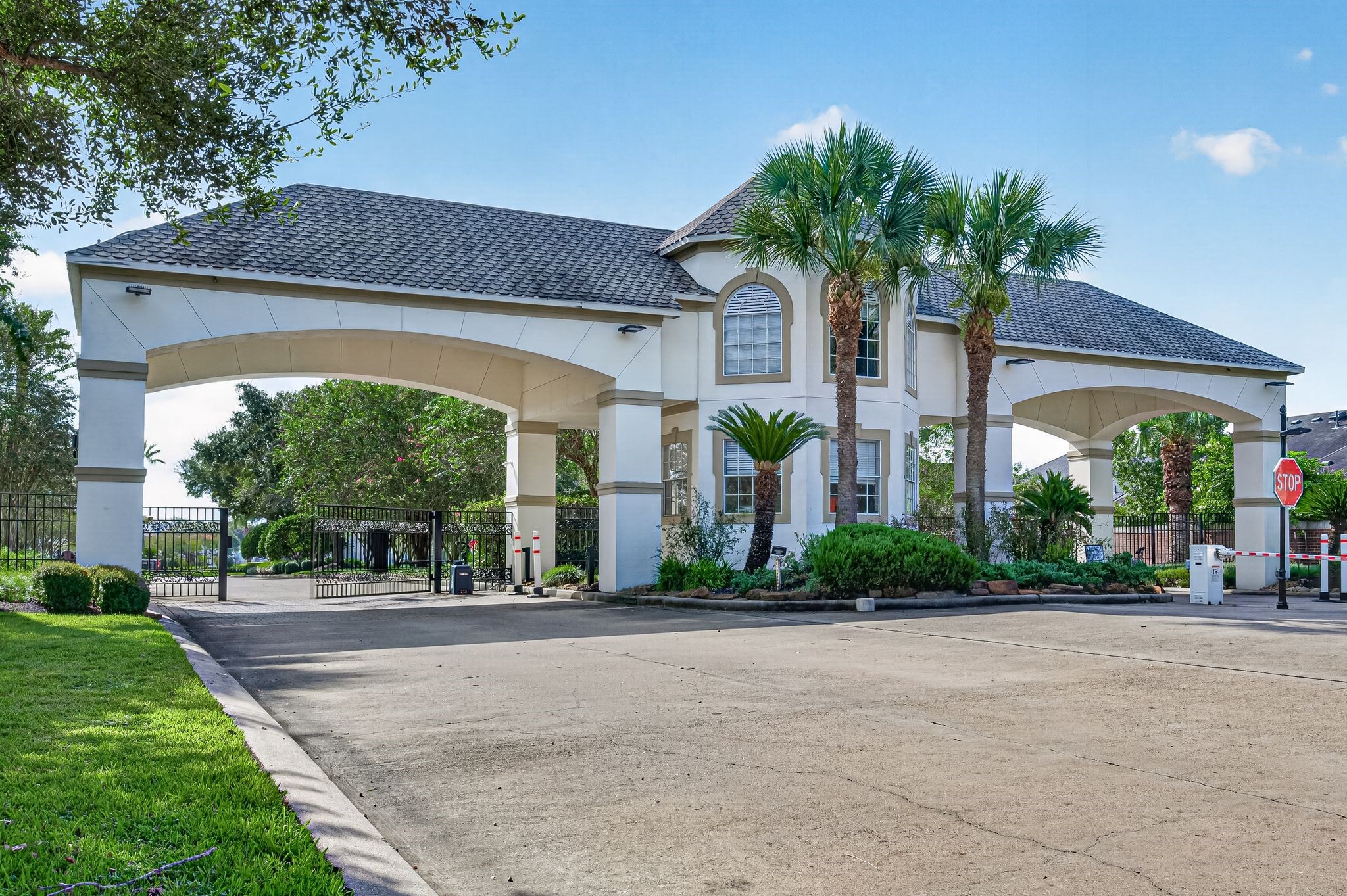 2227 Vinemead Court