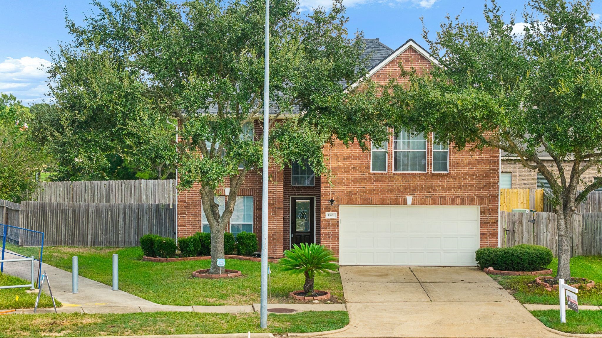 1502 Repiton Way