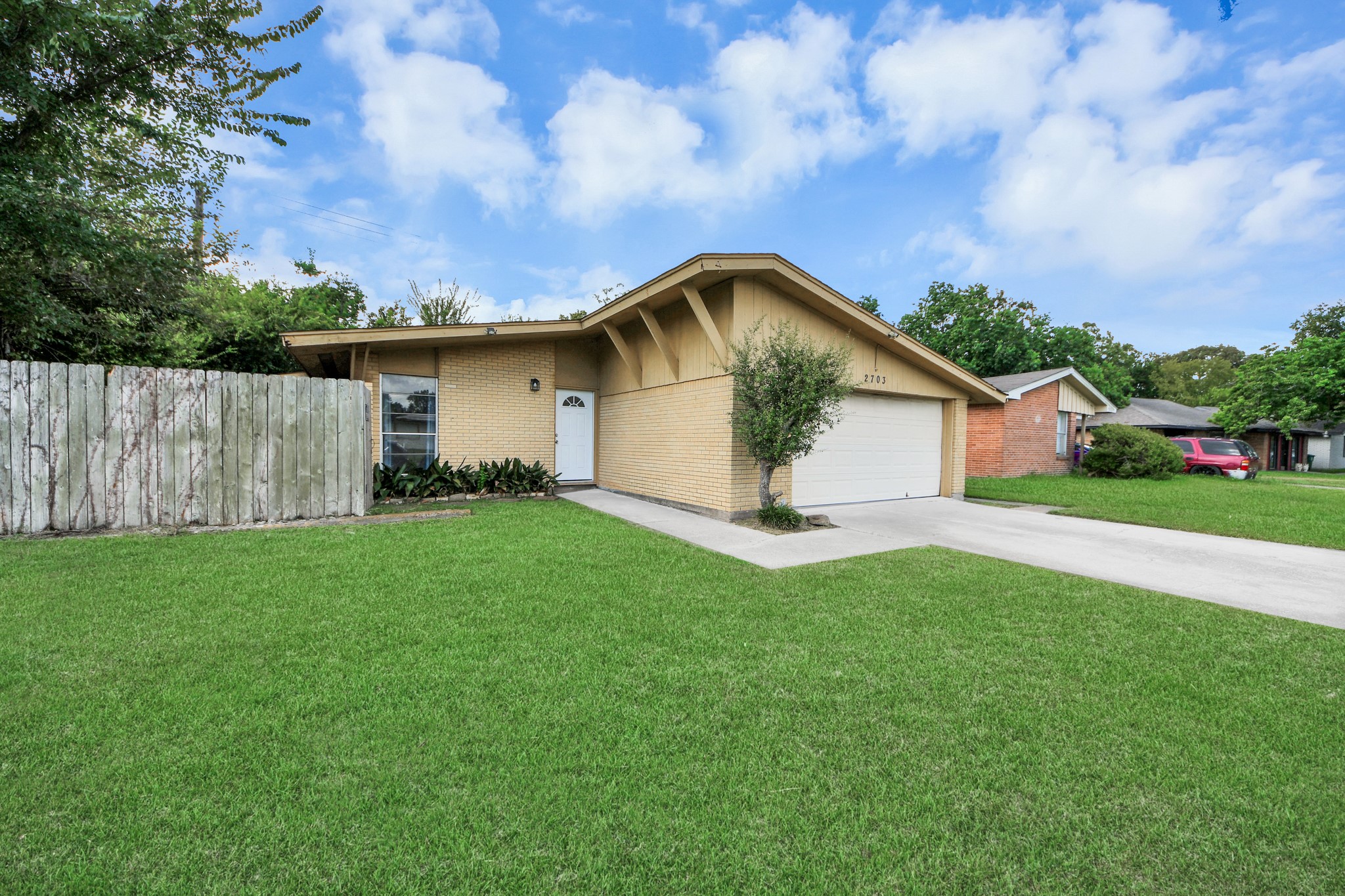 2703 Knotty Oaks Trail