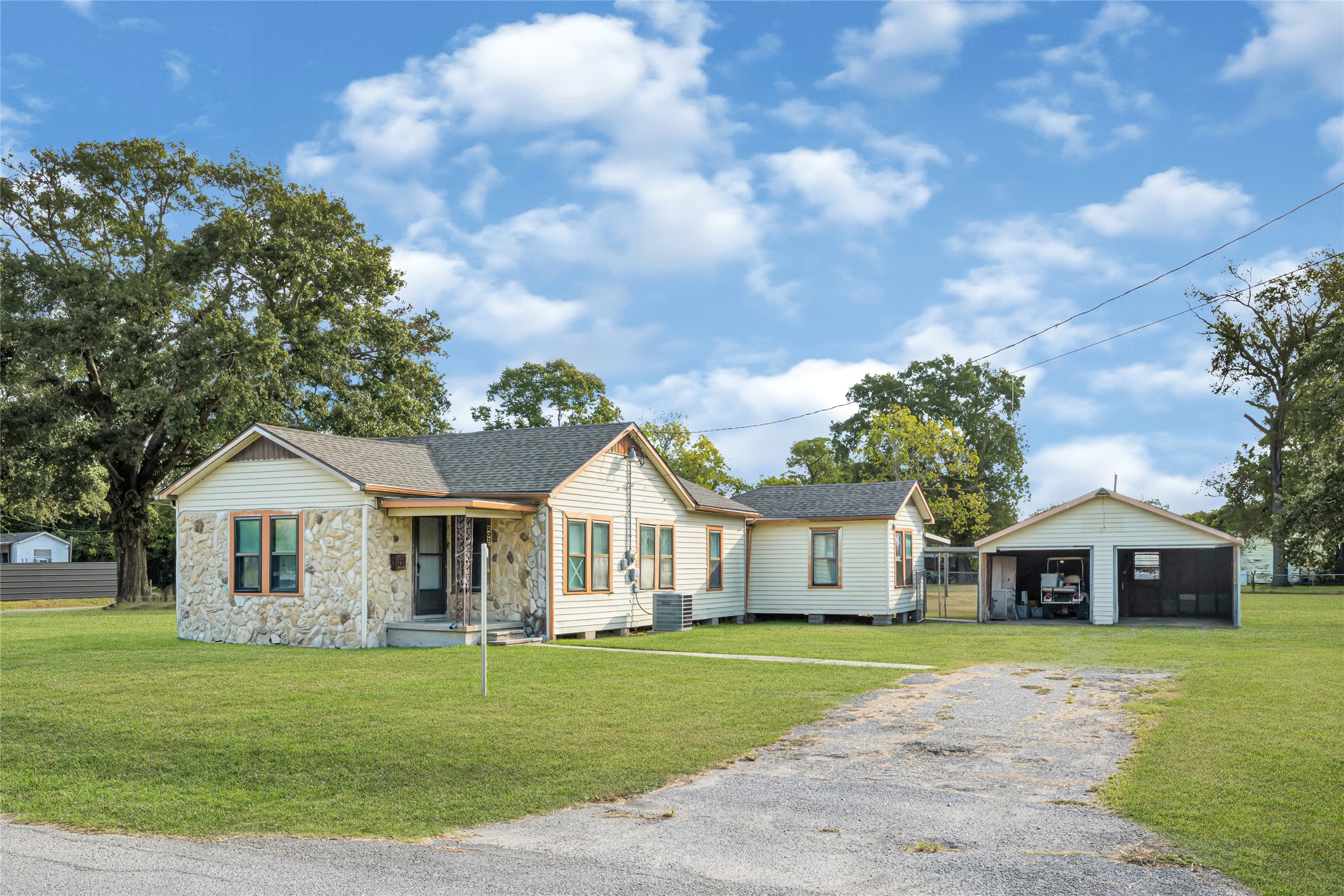 203 S 6th Street