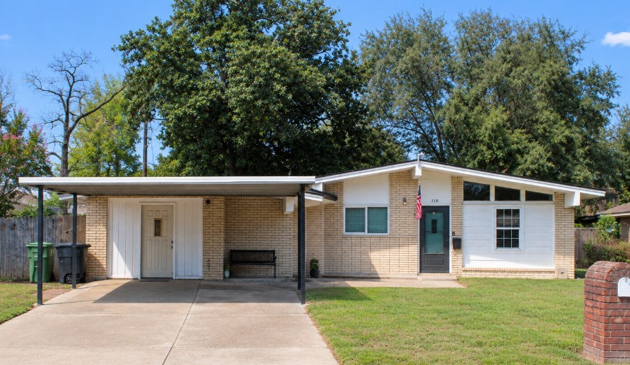 110 W Brenda Street
