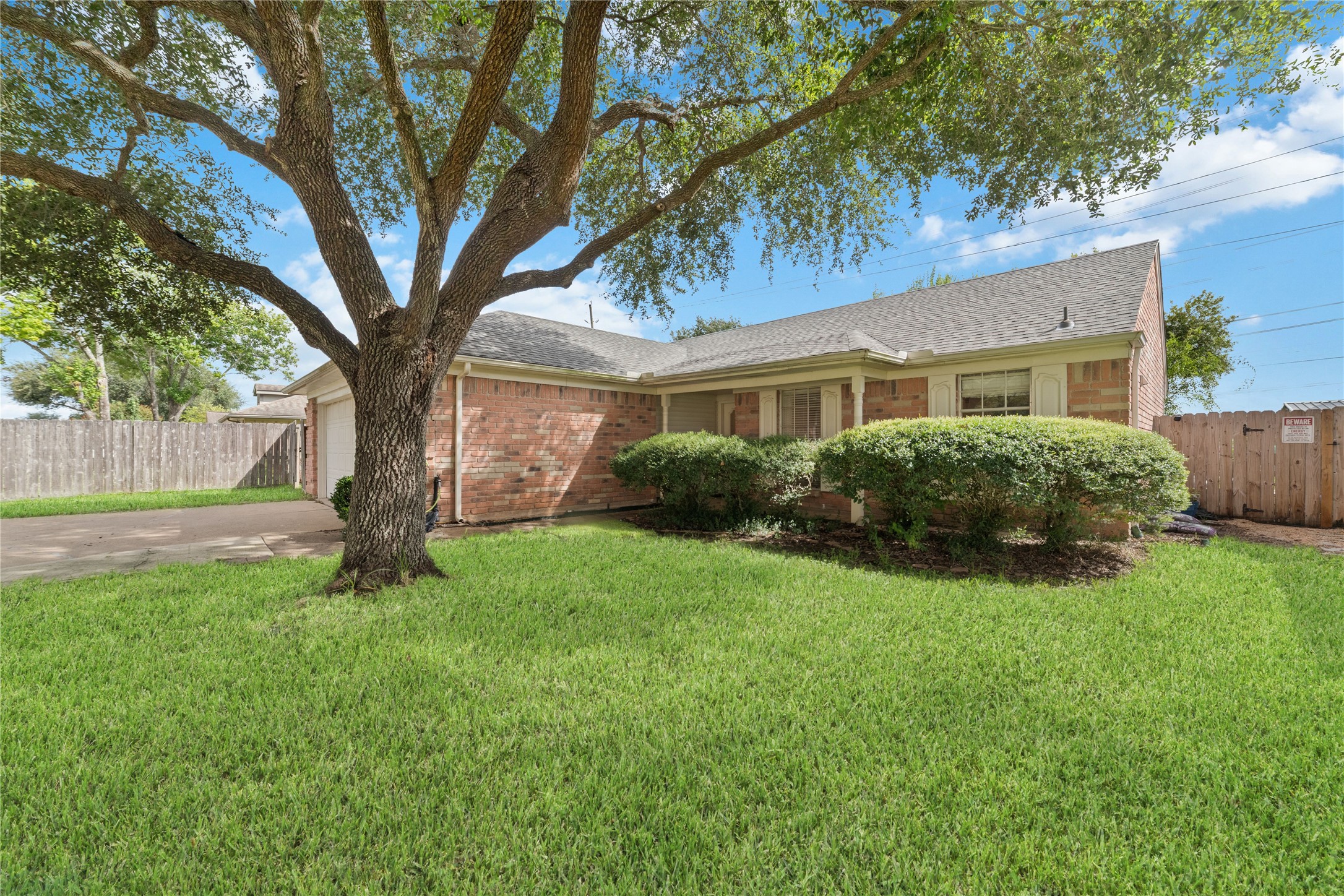 Listing photo 1