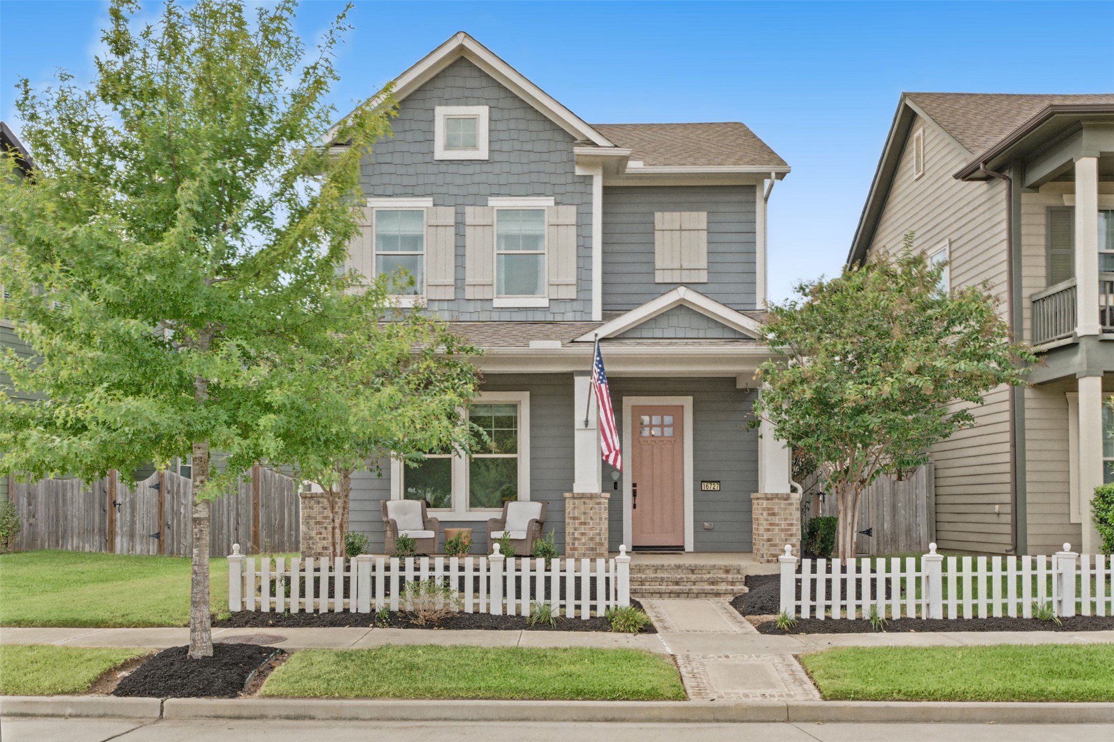 Listing photo 2