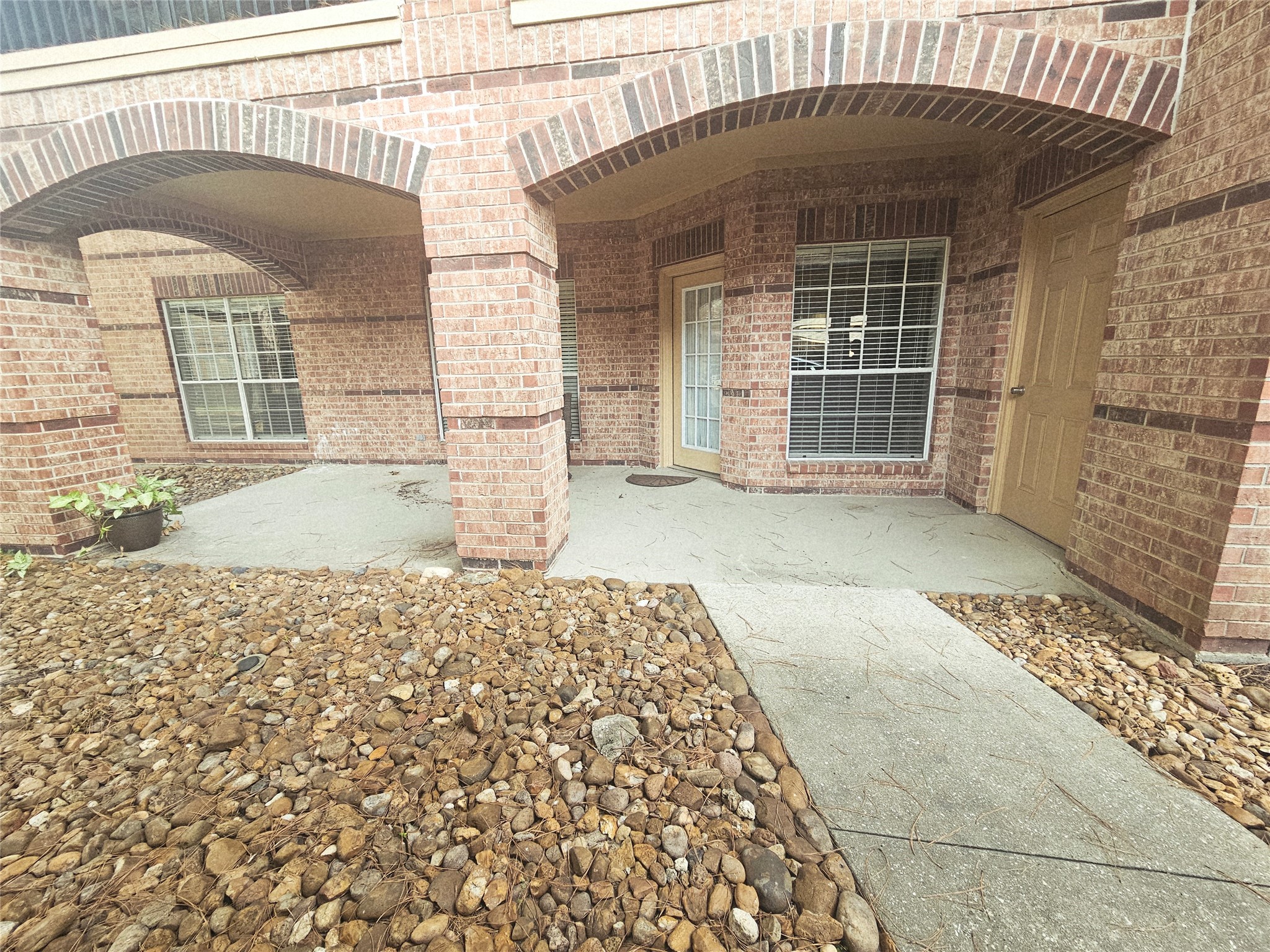 2803 Kings Crossing Drive