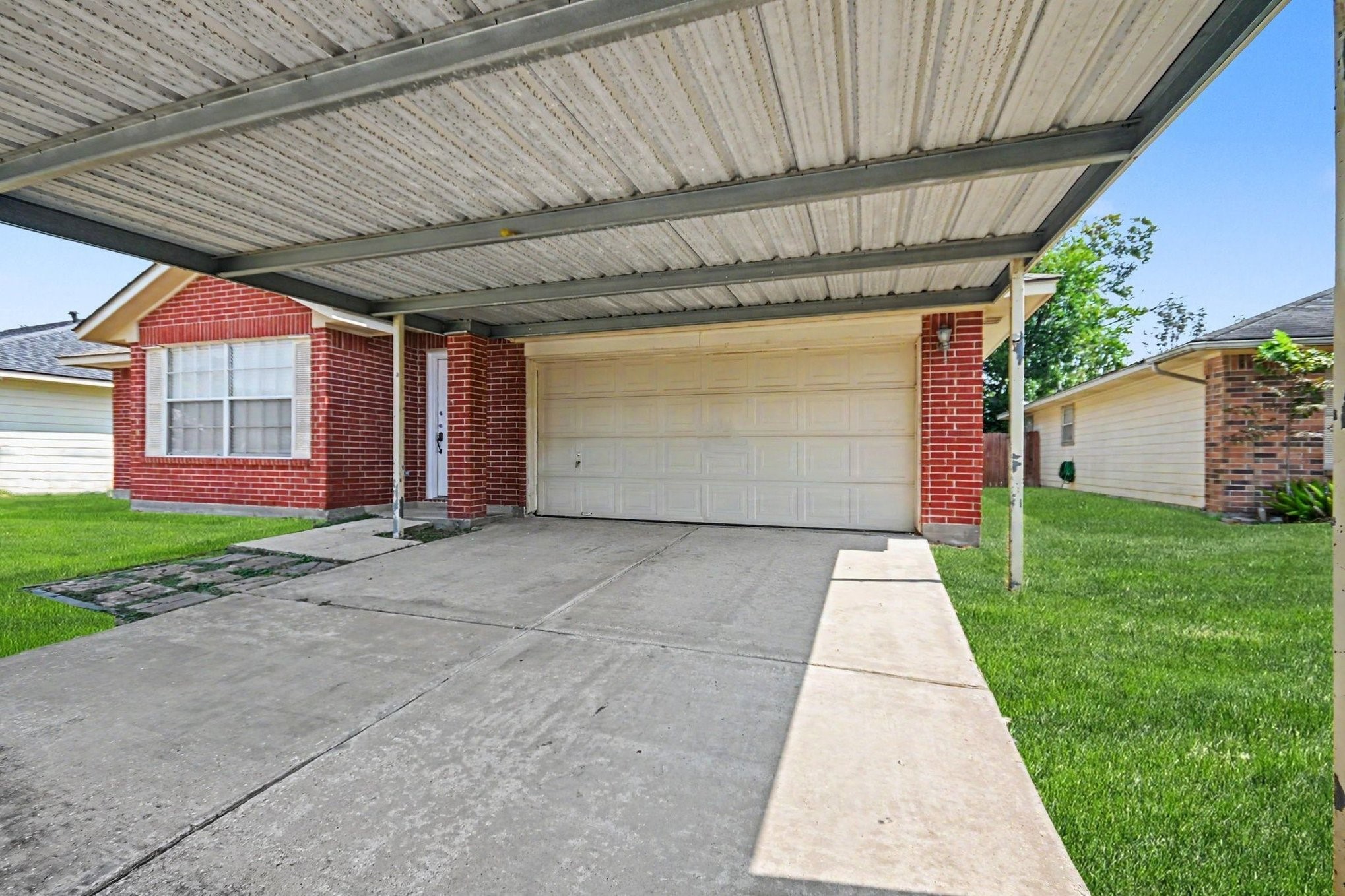 Listing photo 3