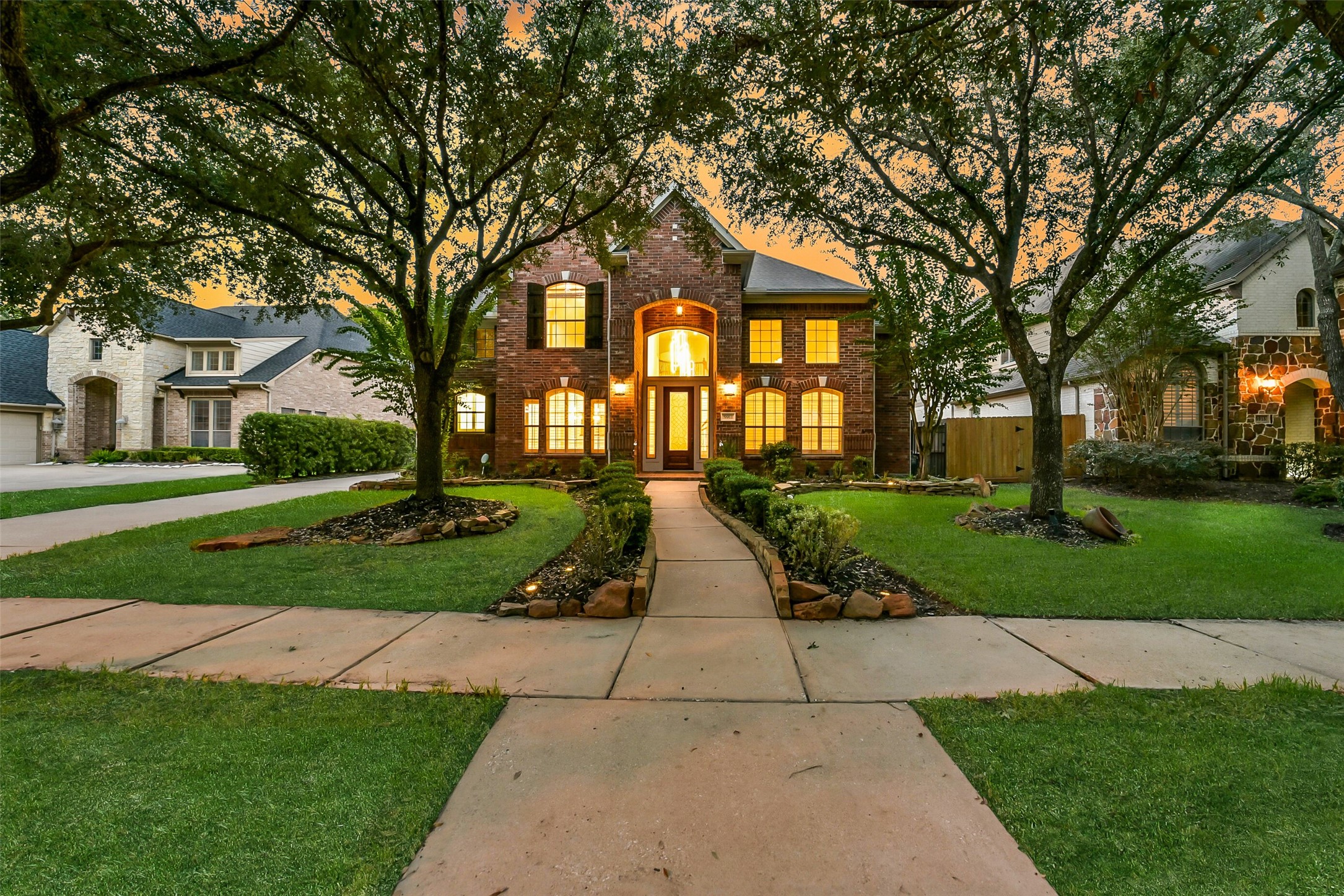 5911 Rose Bush Trail