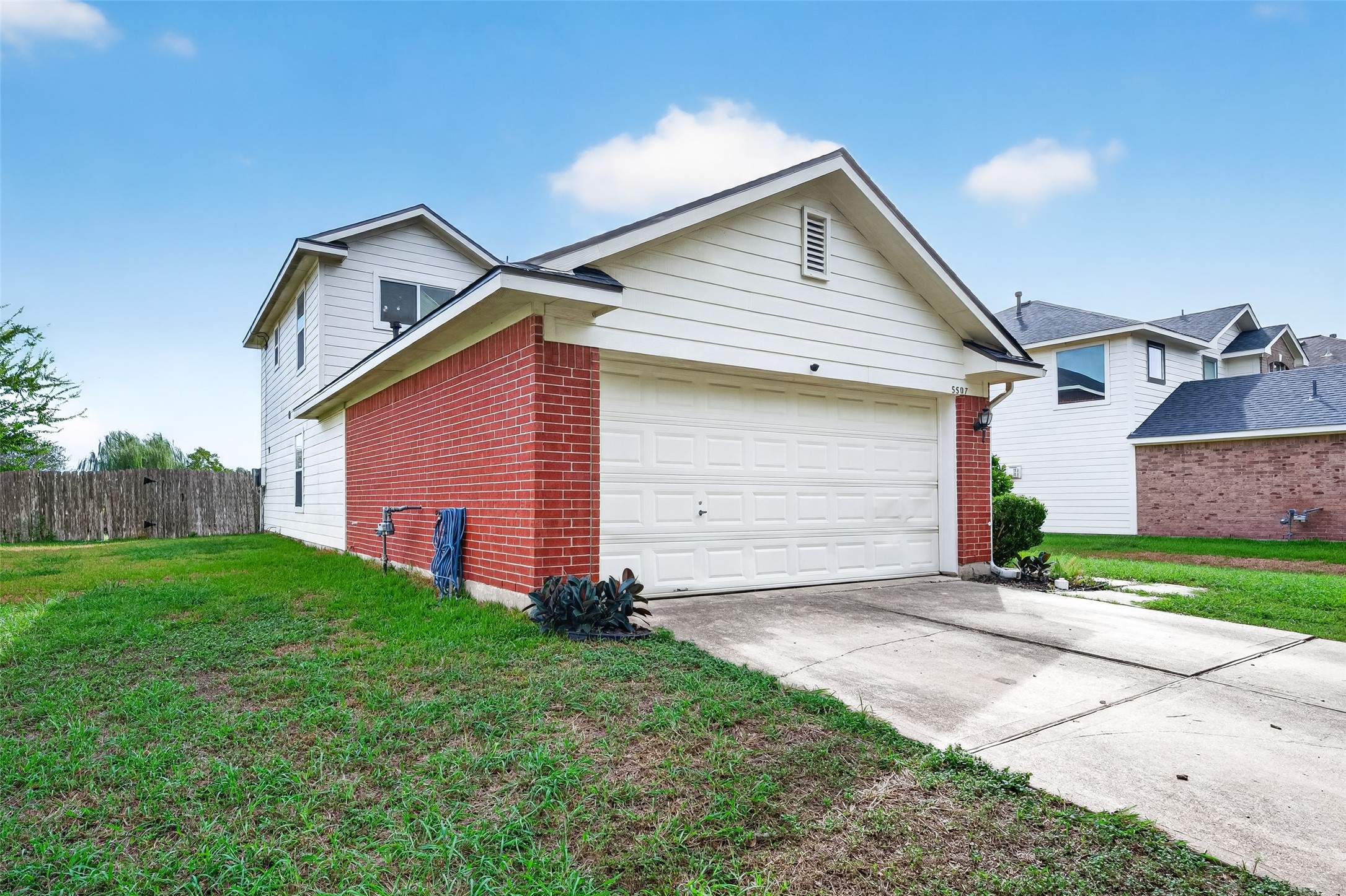 Listing photo 1