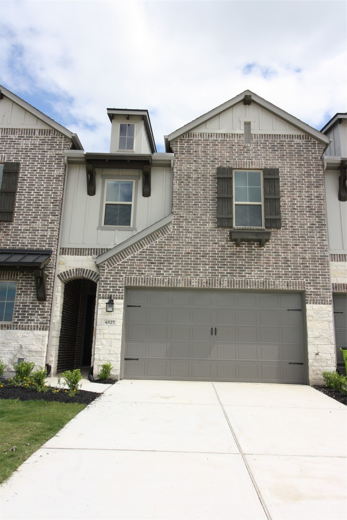 6527 Scarlet Pond Lane
