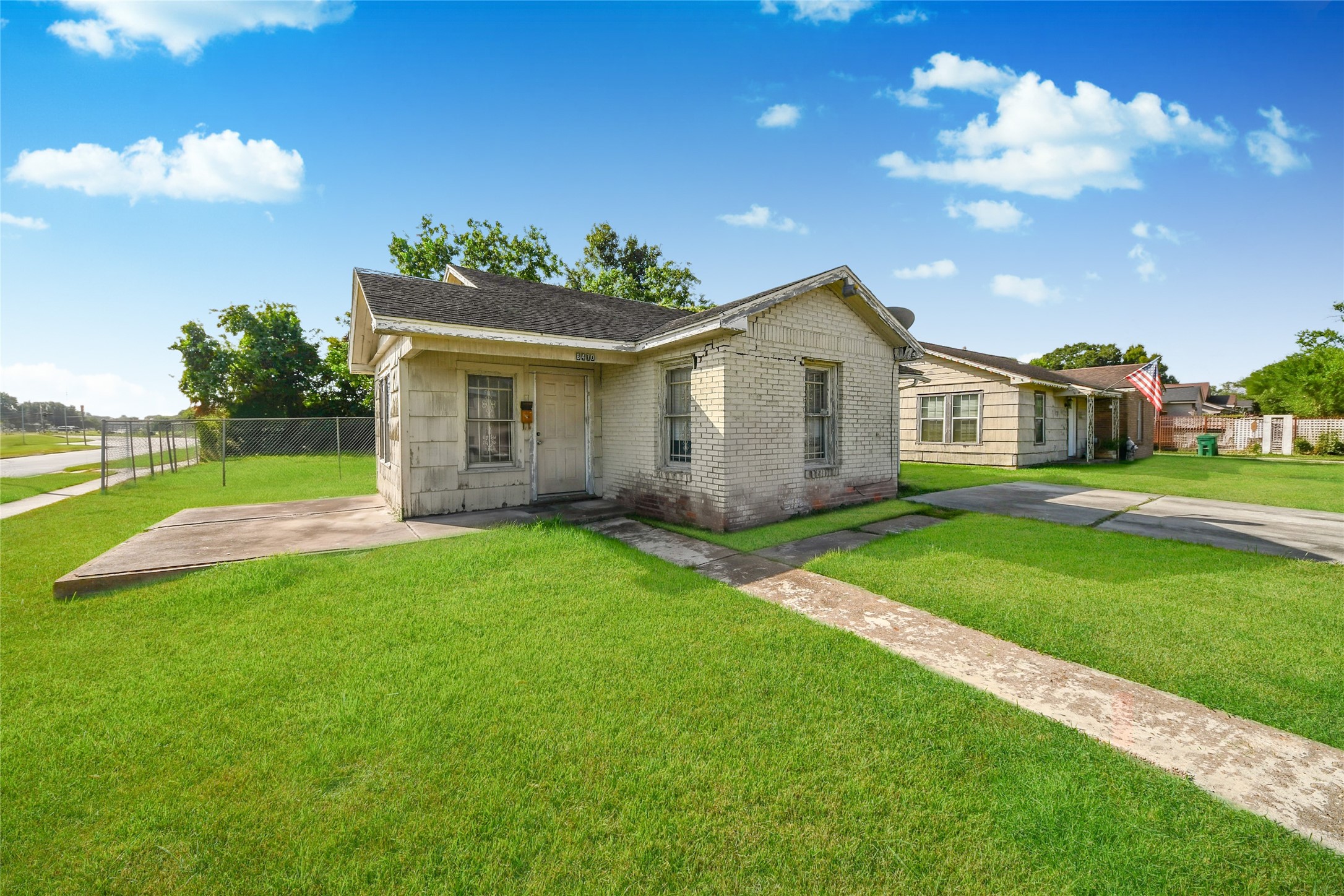 Listing photo 3