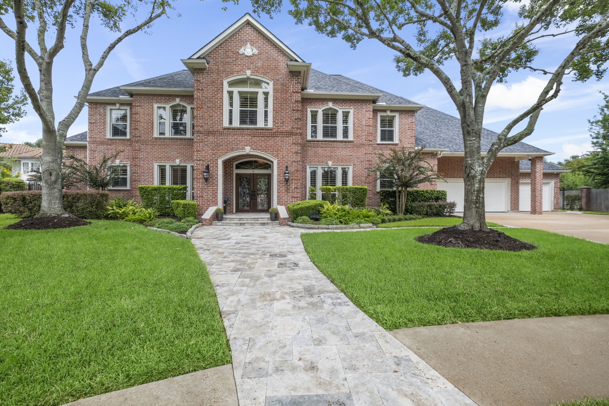 7 Silverloch Court