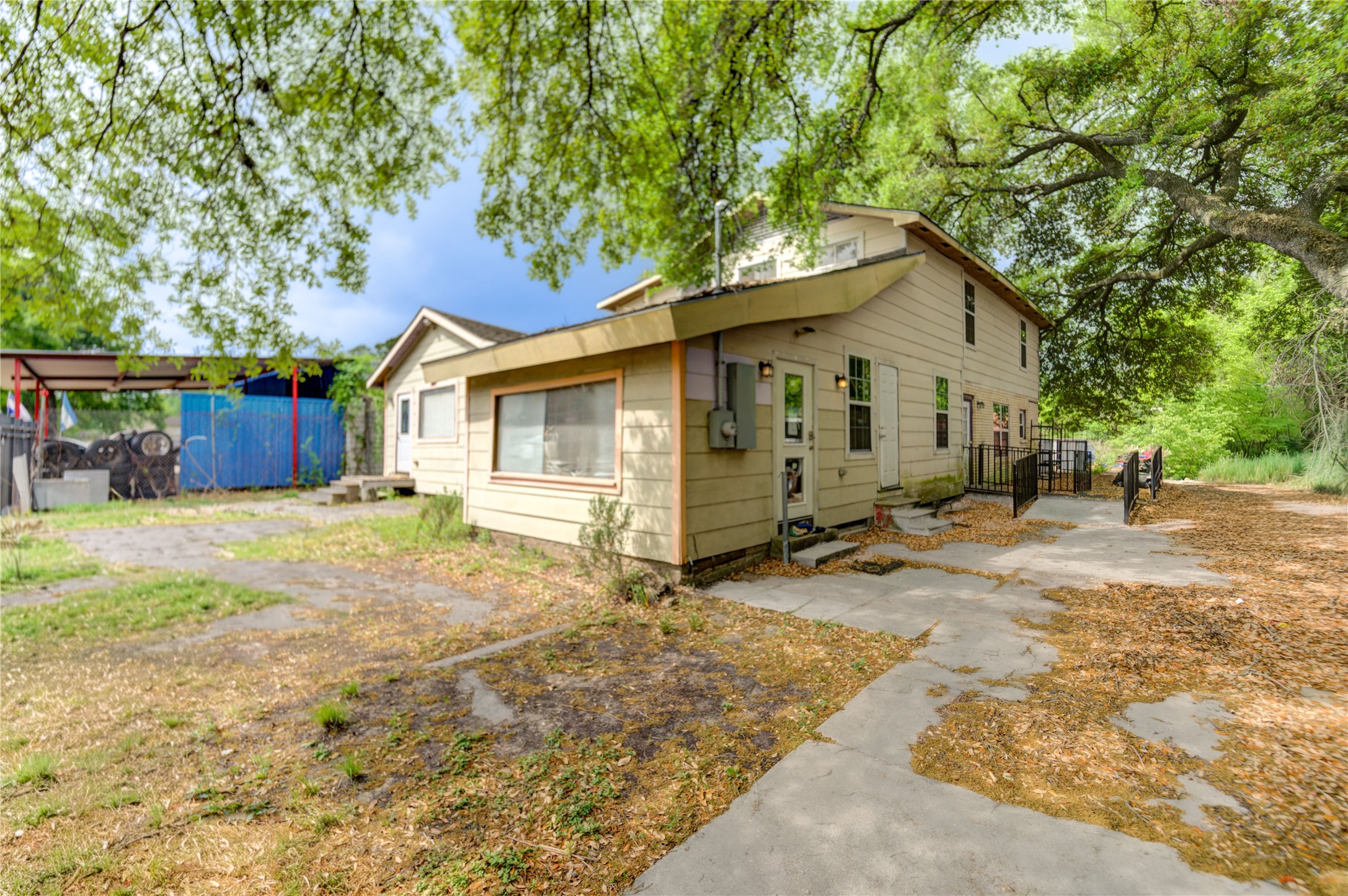 Listing photo 1