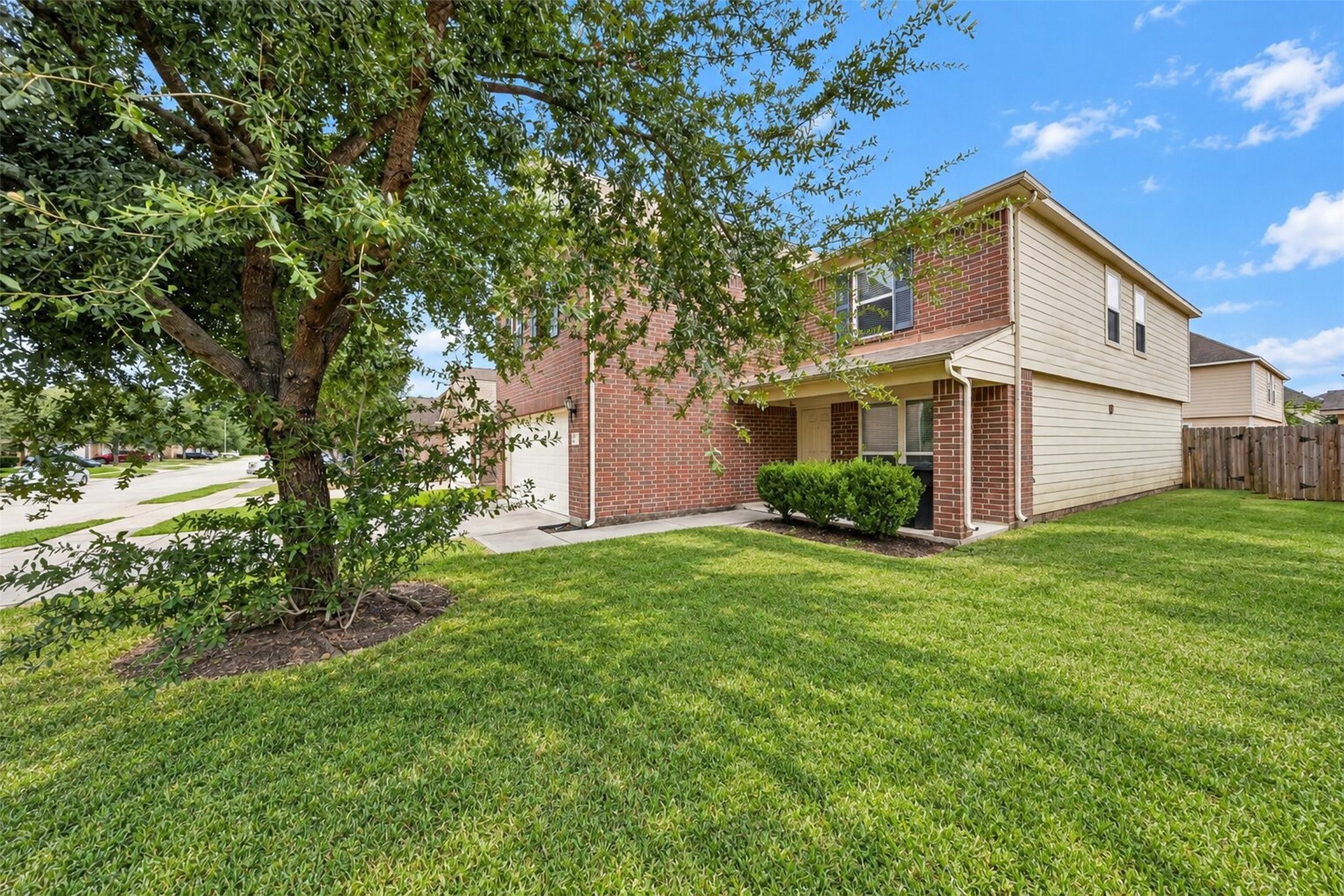 Listing photo 3