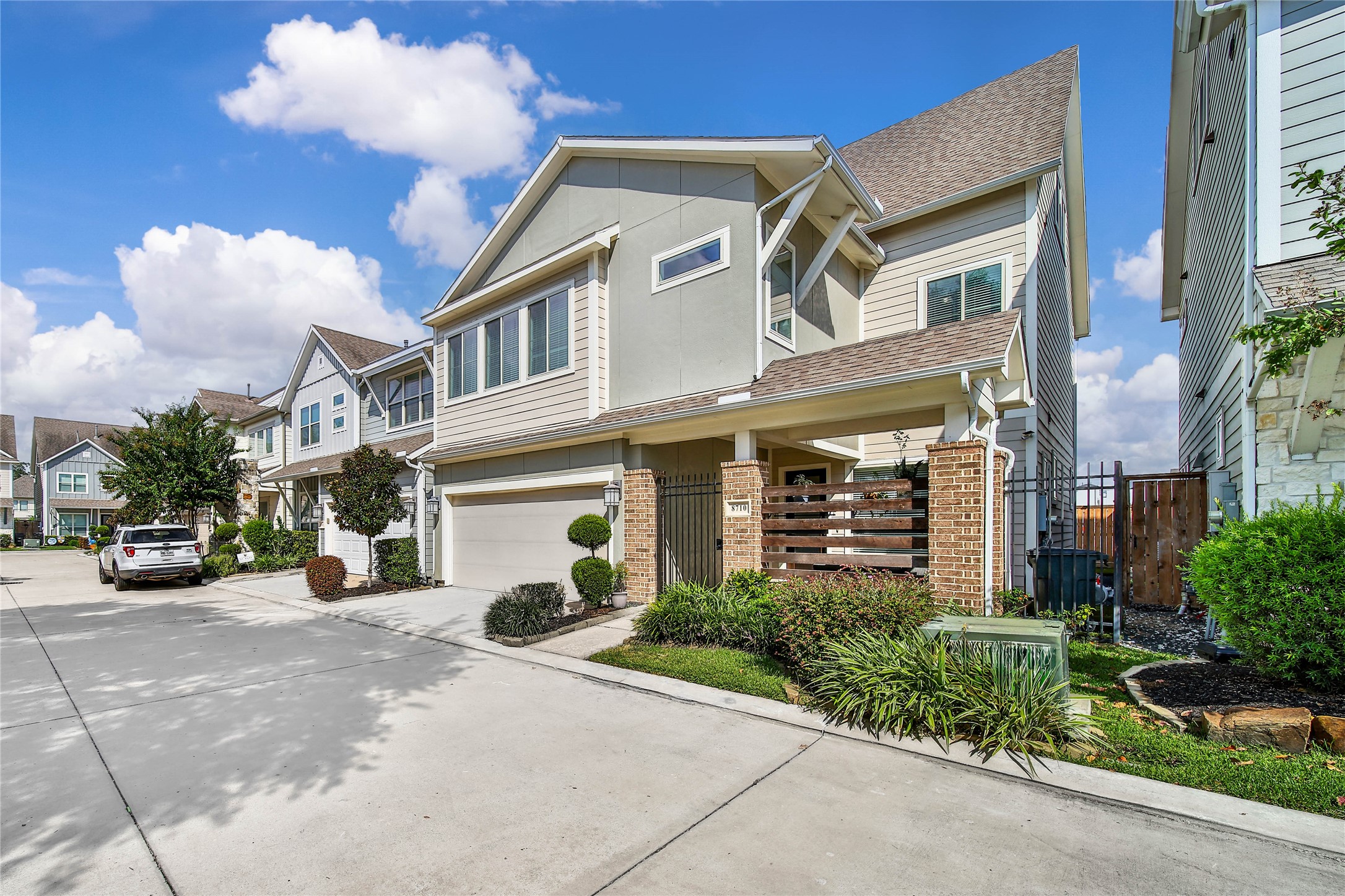 8710 Strongoak Lane